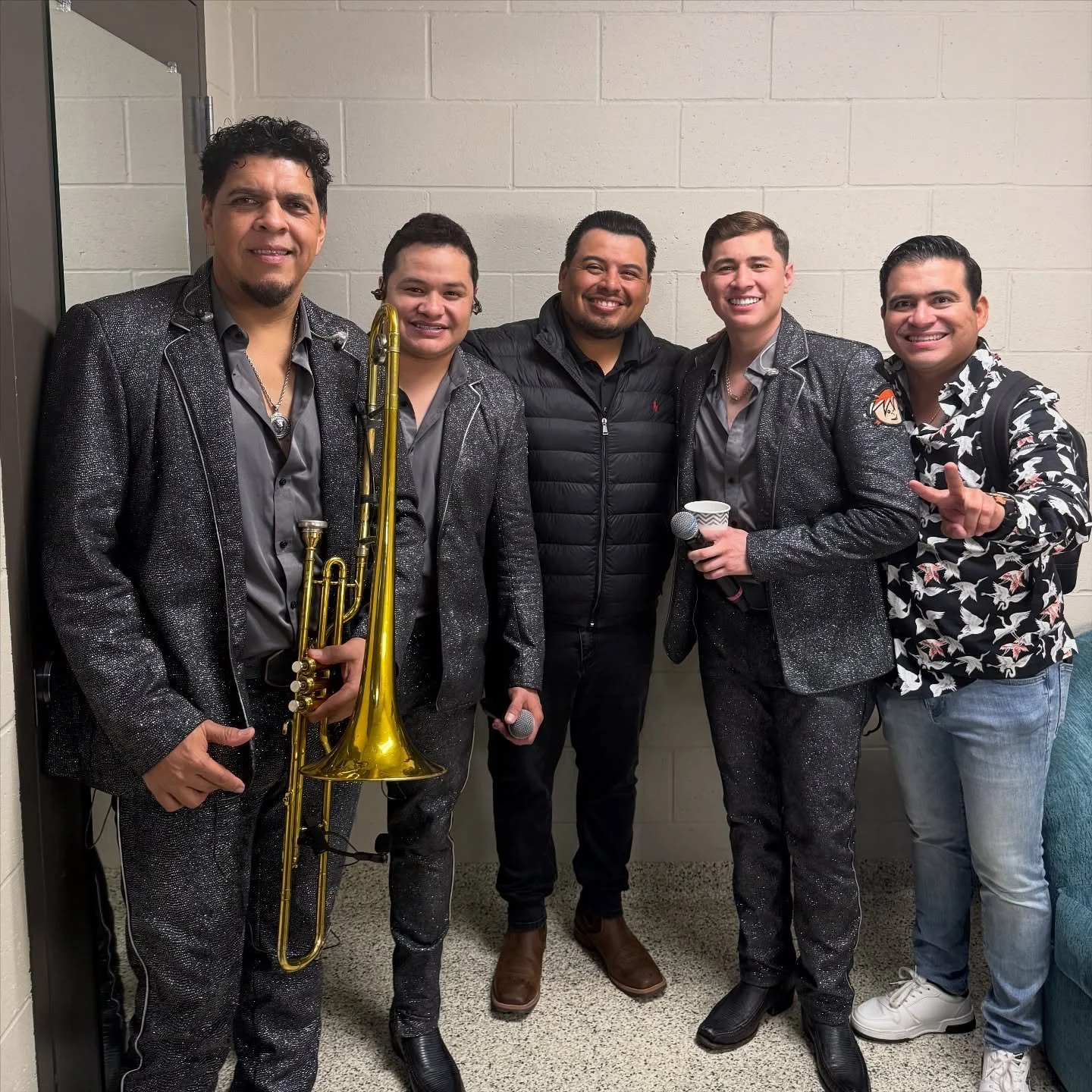 What a night! 🎶🔥
Banda Los Recoditos lit up the Devon Lakshore Amphitheater with an incredible performance by the lake.

📸 Highlights from last night 

#BandaLosRecoditos #DevonAmphitheater #MusicaMexicana #RegionalMexicano #BandaNight #LatinConce