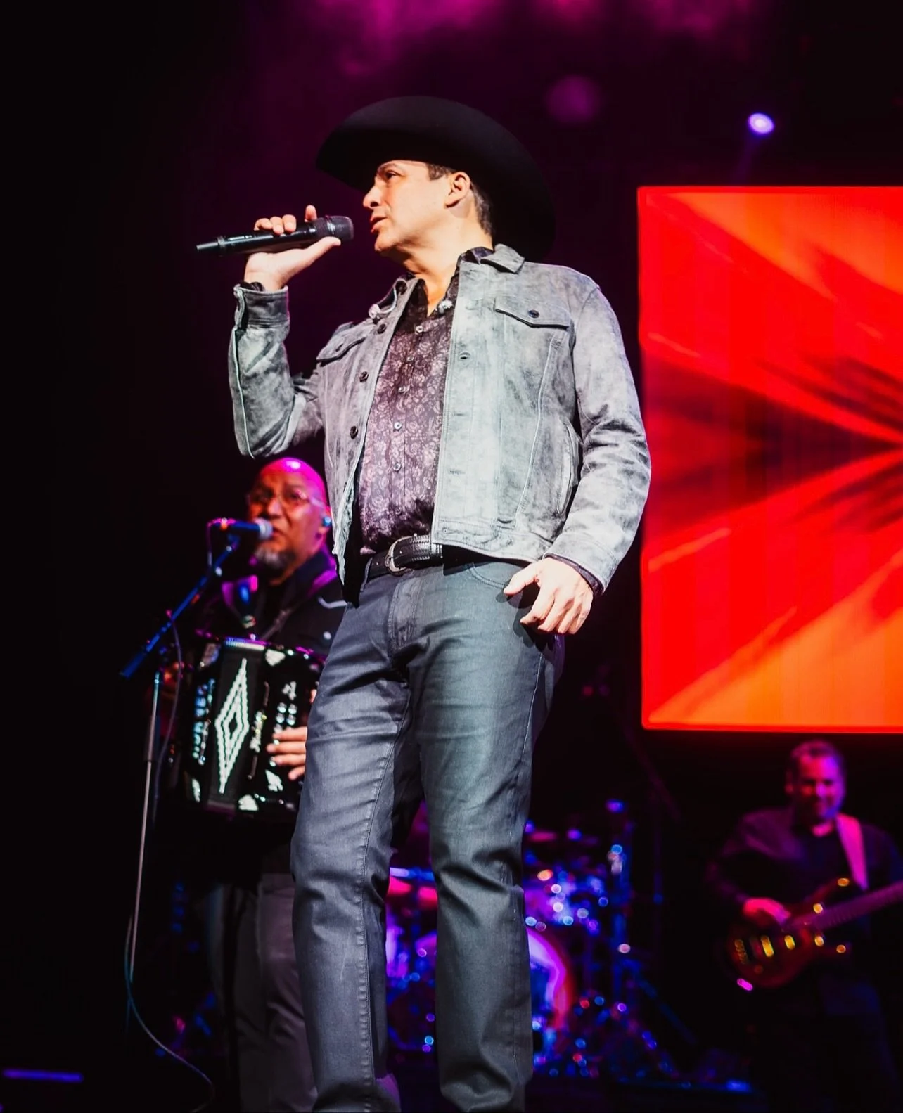 PHOTO RECAP 🎞️ 📸
Bobby Pulido live at Wild Horse Pass Resort Casino in Chandler, AZ this past Sunday.
@bobbypulido425 
@playatgila 
@globaltalententertainment 

Here&rsquo;s a look back at some of our favorite moments from the show, captured by 📸 