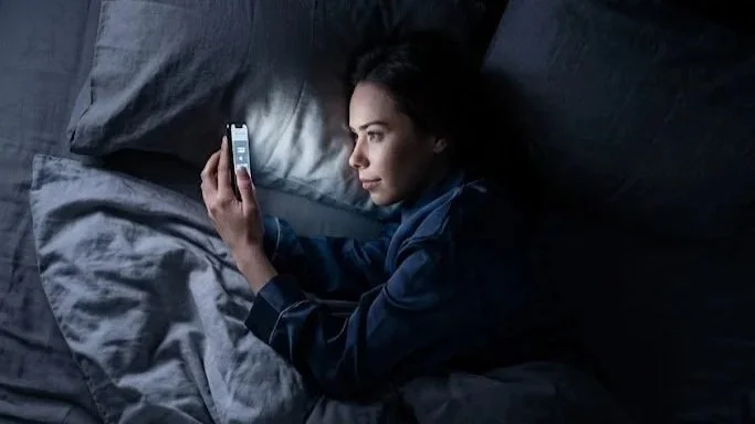 The 30-Minute Spiral: What "Just Scrolling" Is Actually Doing to You