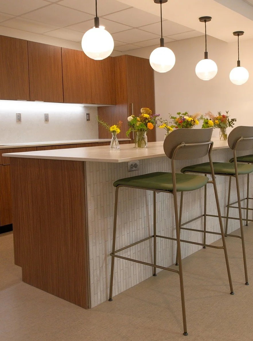 Wellspring Foundation of Southwest Virginia unveiled their renovated office this past month and we&rsquo;re still beaming over it! 

Design &amp; Build: BurWil 
📸: Jason Schneider 

#BurWil #BurWilDesign #BurWilConstructionCompany #design #designbui