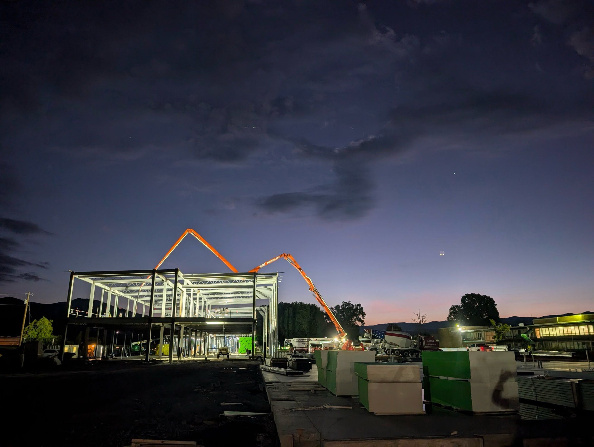 Early morning concrete pour. 🧱🏗️🛠️

#construction #BurWil #BurWilConstructionCompany