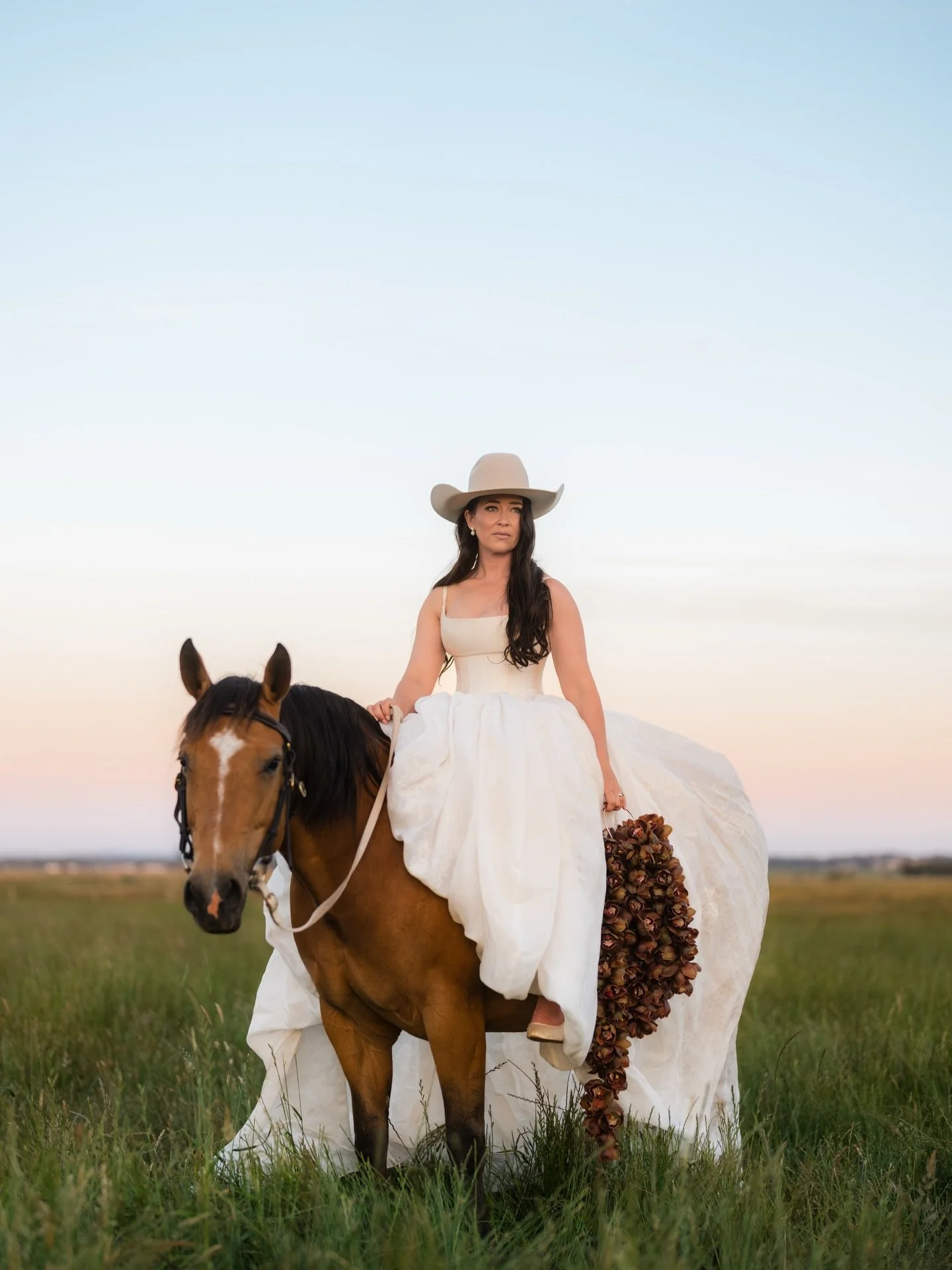 When the outfits, the horses and the property look this good, it would be rude not to get a few extra shots!

Photography - @weddings_byjack
Video - @kimberleymooremedia
Bouquet- @tweedtwigs 
Styling - @creative_circle_aus 
Hats - @avenelhatssince196