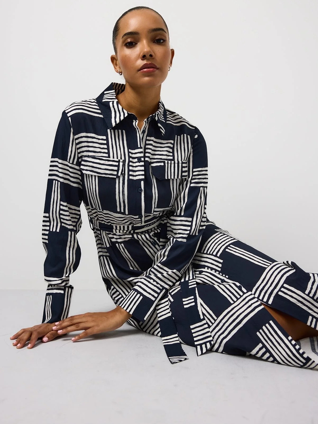 RAW @celeste__am for @tuclothing 📸
-
@hollyturnerstylist 
@lou_seymourmua