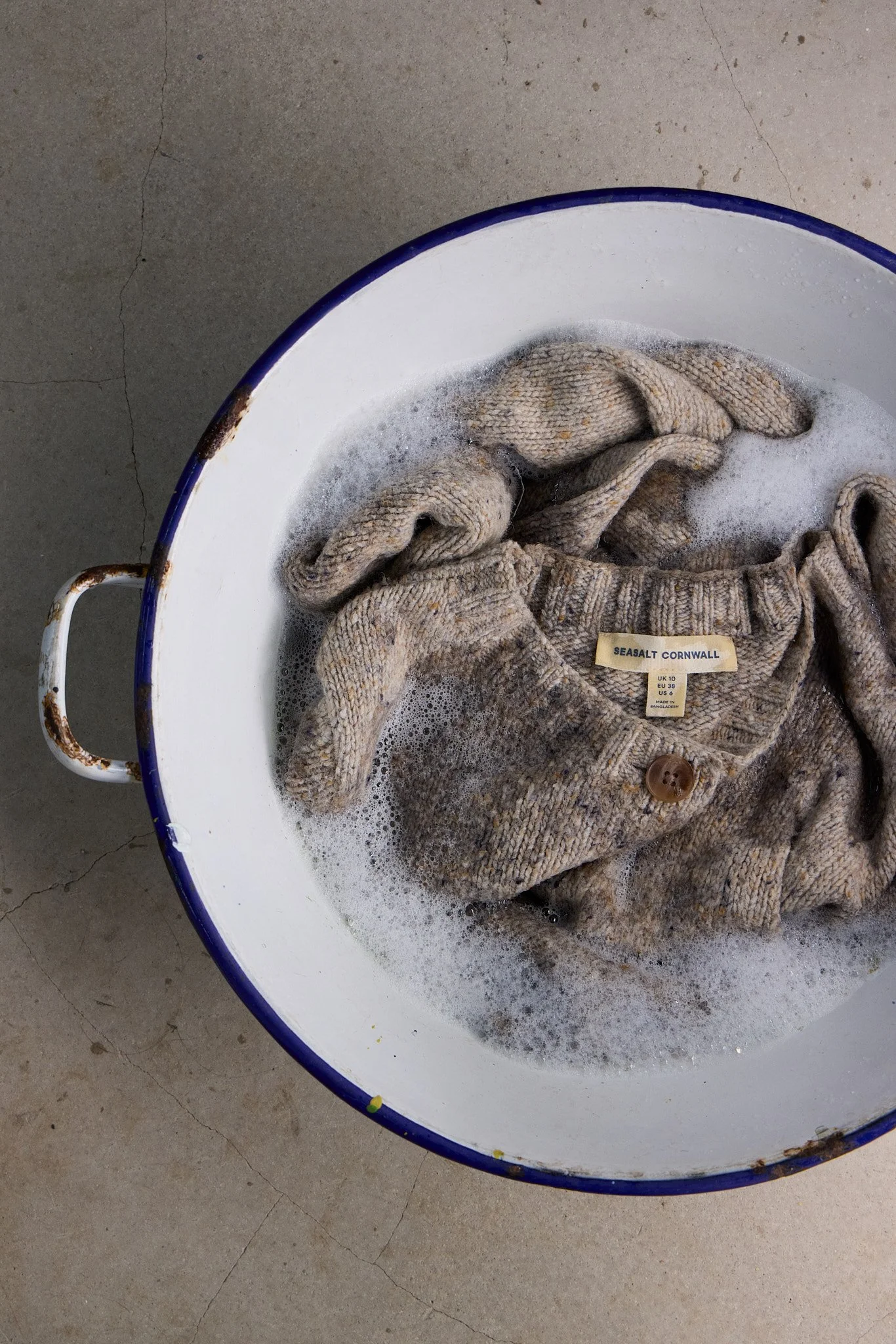 Knitwear Guide Soapy bucket0132_lower quality.jpg