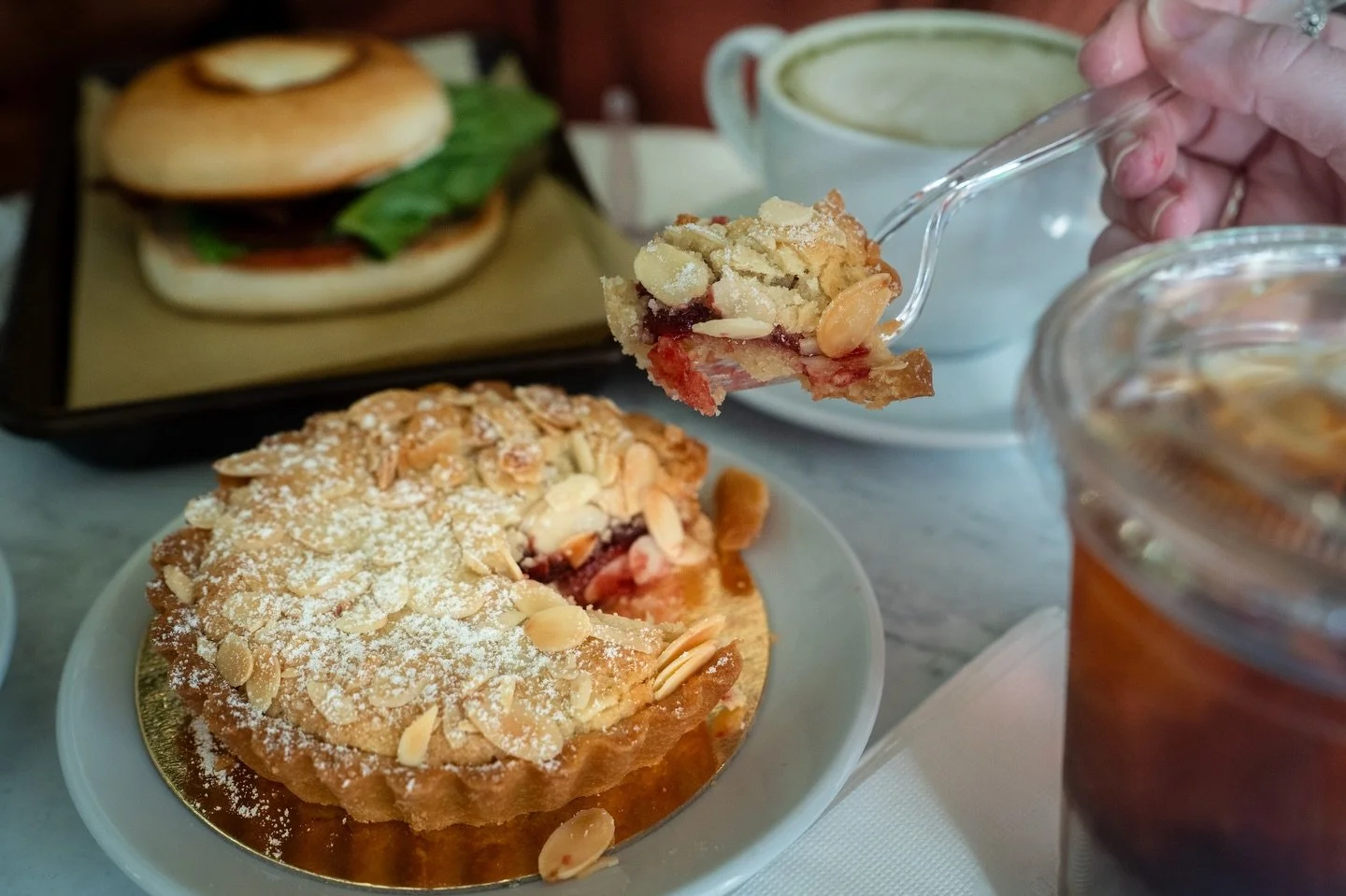 Yes, they&rsquo;re gluten-free. No, you can&rsquo;t tell. 😆 Our tarts are proof that dietary needs don&rsquo;t mean sacrificing taste. Come see 👀 what you&rsquo;ve been missing. Online pick up &amp; delivery is available just for you!👌