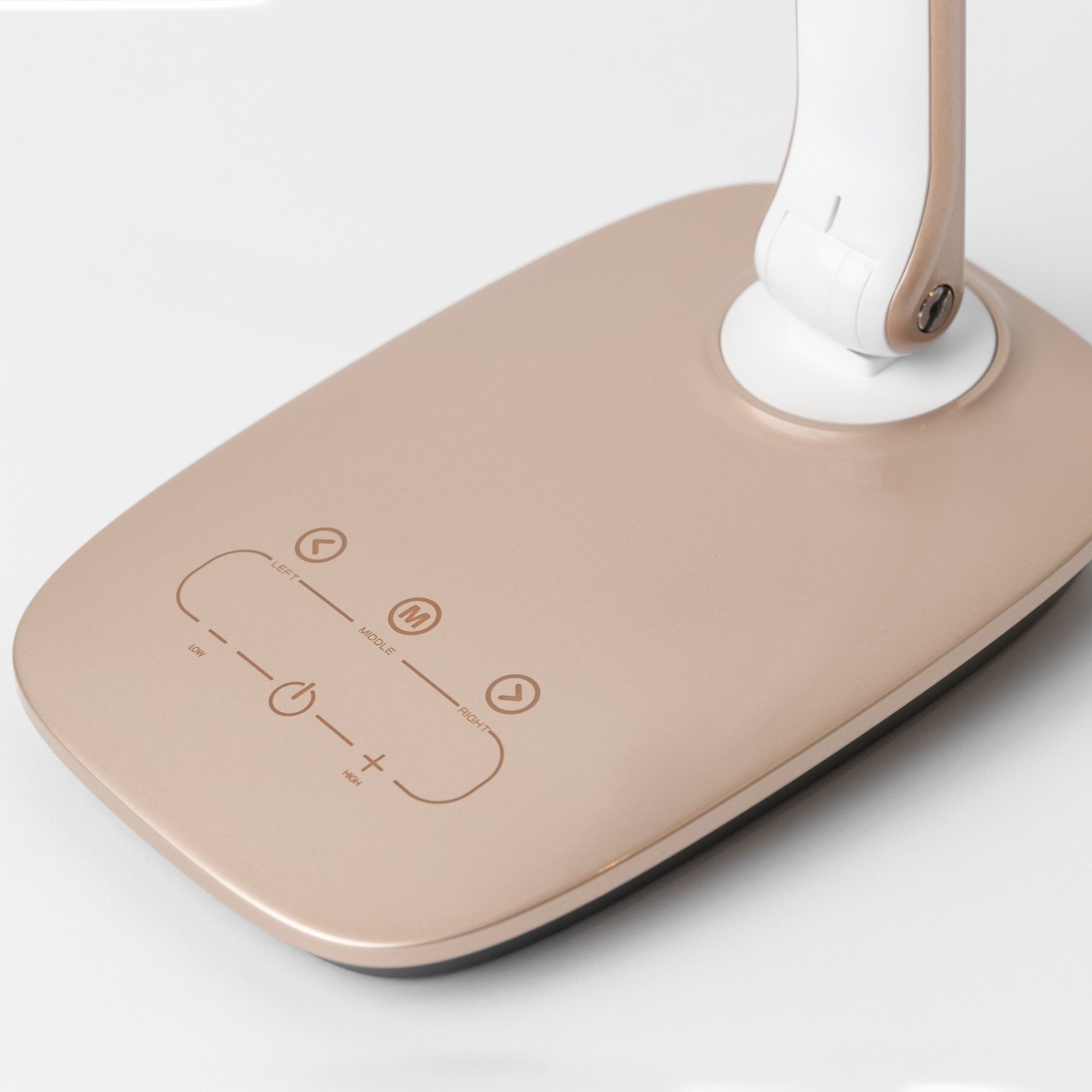 Touch switch on Barmika BRILLIANT BMK-T61 LED desk lamp for easy and intuitive operation at home, study, or office.