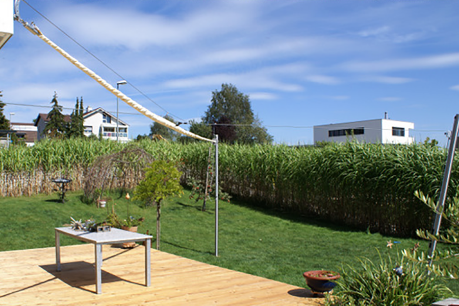 Durch unsere aufrollbaren Sonnensegel für ermöglichen wir angenehmes Wohnen  im Freien.