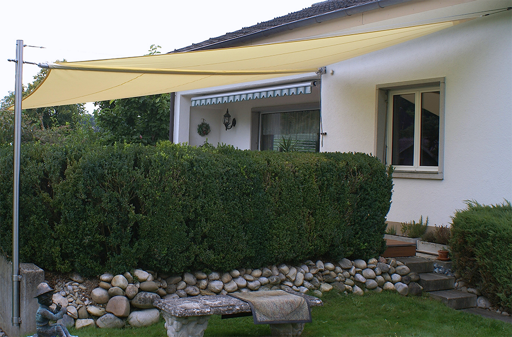 Durch unsere aufrollbaren Sonnensegel für ermöglichen wir angenehmes Wohnen  im Freien.