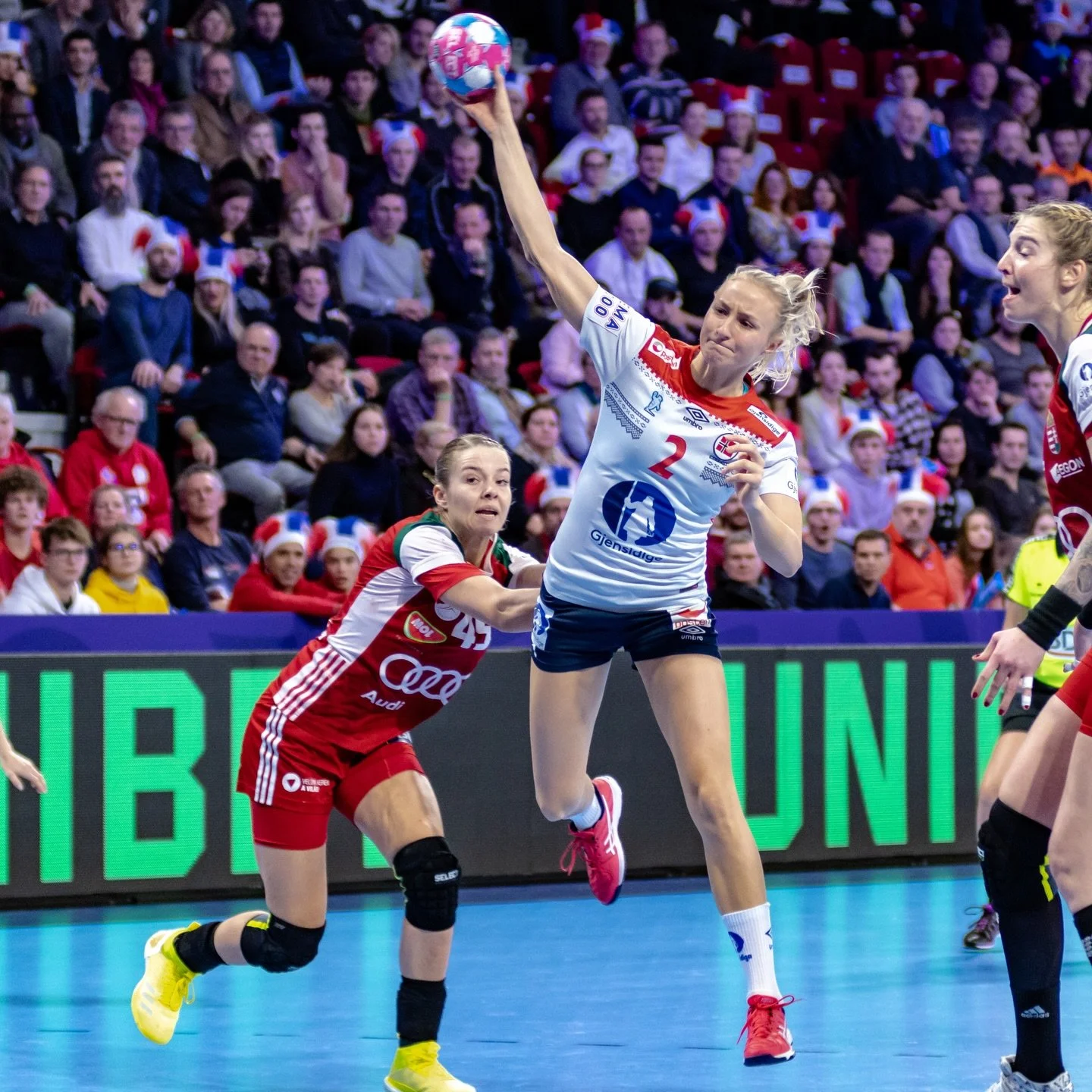 For et VM de norske h&aring;ndballdamene har levert 🇳🇴 Vi f&aring;r dessverre ikke vist semifinalen p&aring; grunn av julebordsesongen og fullbooket hus, MEN s&aring; selvsikre som vi er, inviterer vi allerede n&aring; til (forh&aring;pentligvis) f