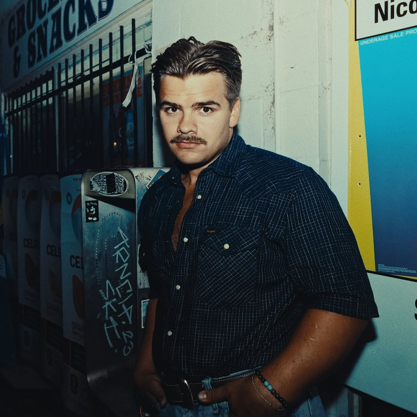 🎉 Tobias Sten &ndash; F&oslash;rfest p&aring; Carls L&oslash;rdag 31.01🎉 Lad opp til konserten med en av Norges st&oslash;rste artister om dagen @tobias_sten. Det blir musikk, sang av merch og god stemning p&aring; Carls fra kl. 15.00. Gratis innga