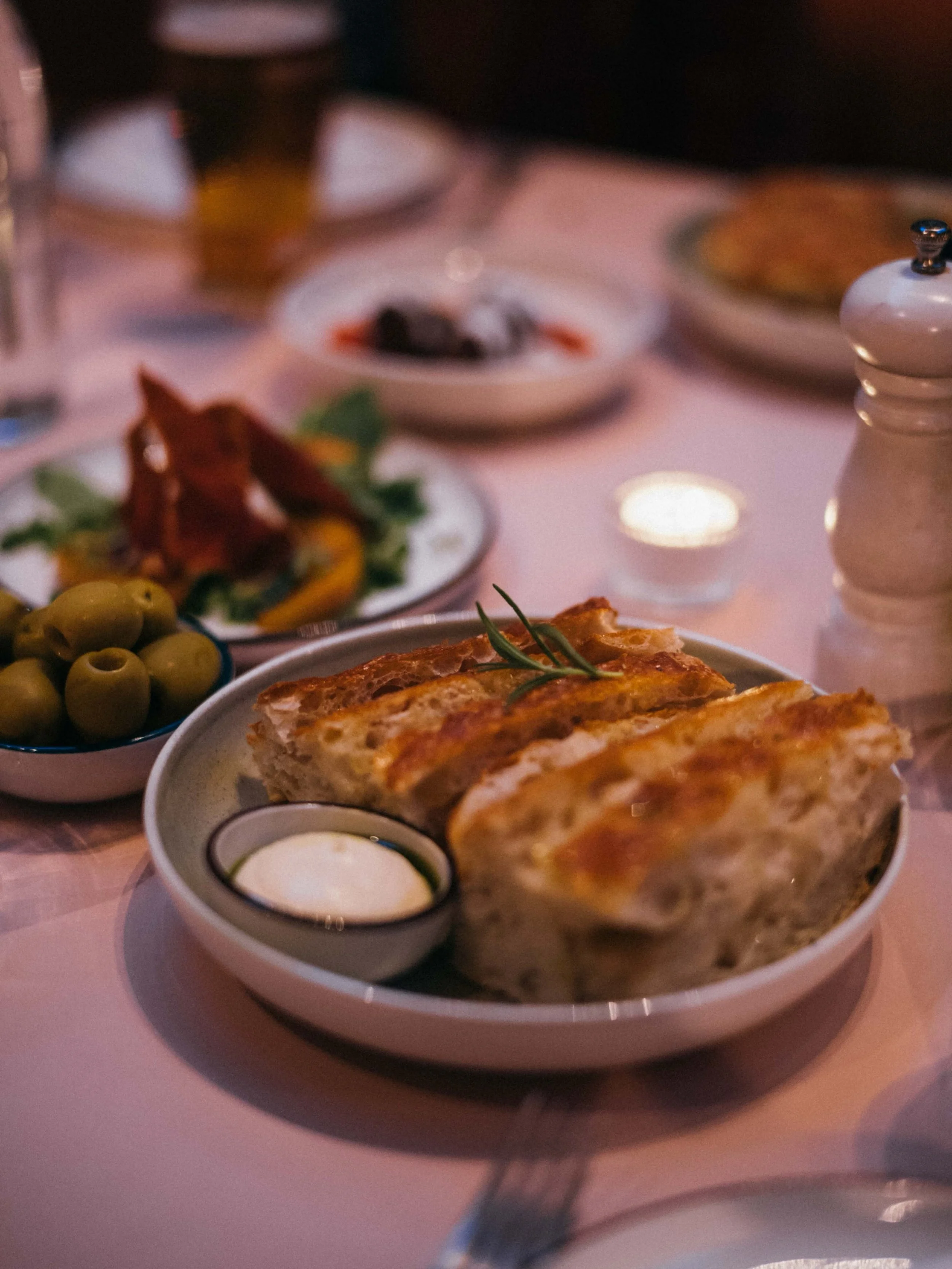 Nyt favorittene mens du kan 🍝 Vi bytter meny i november, men heldigvis blir noen av rettene med videre! 

Foto @eatbyle