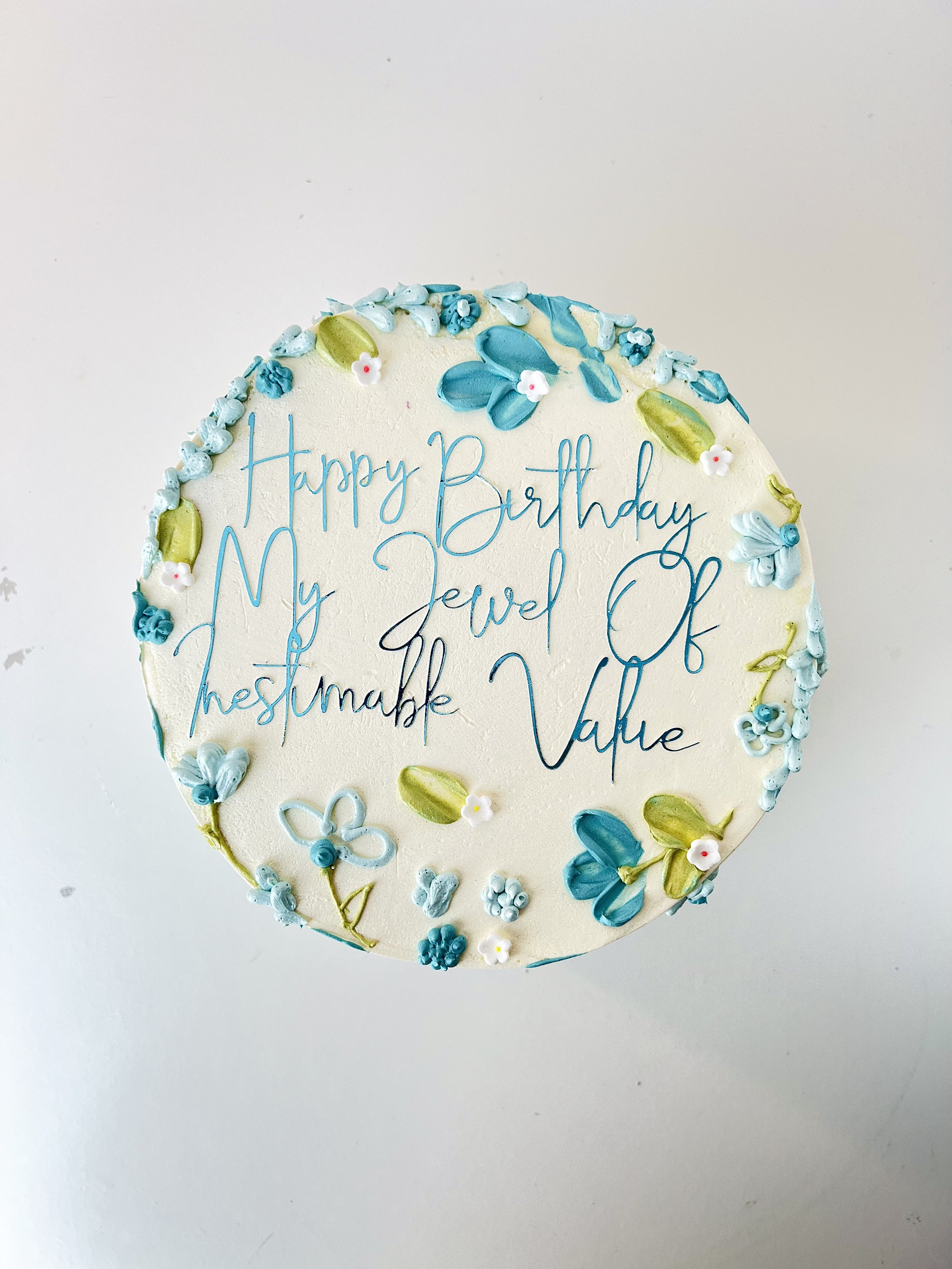 Top view of the Pallet-Painted Midi Cake by Sensational Cakes and Desserts