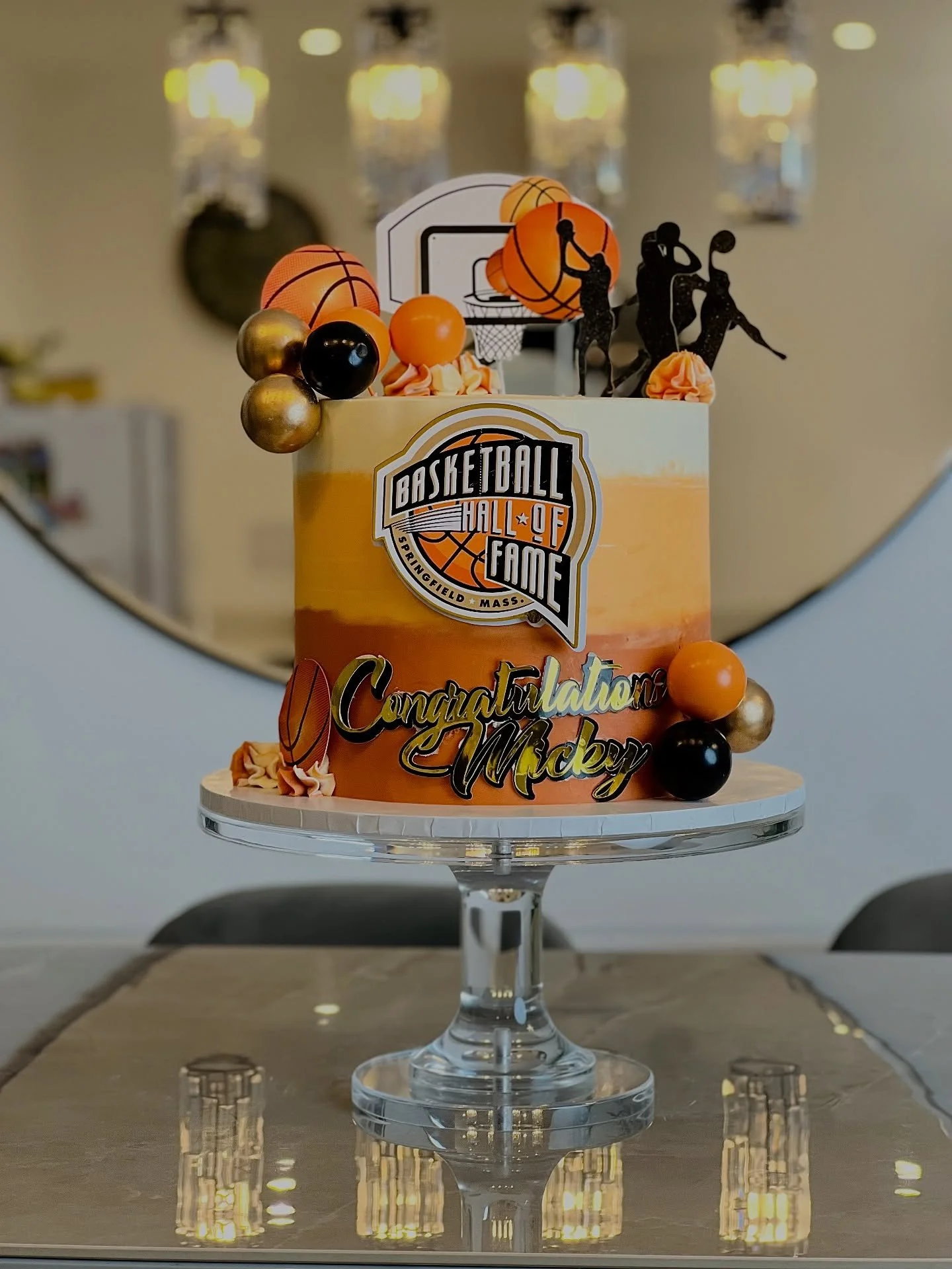 The secret ingredient is sweetness🤤🤤🤤

#basketballthemecake