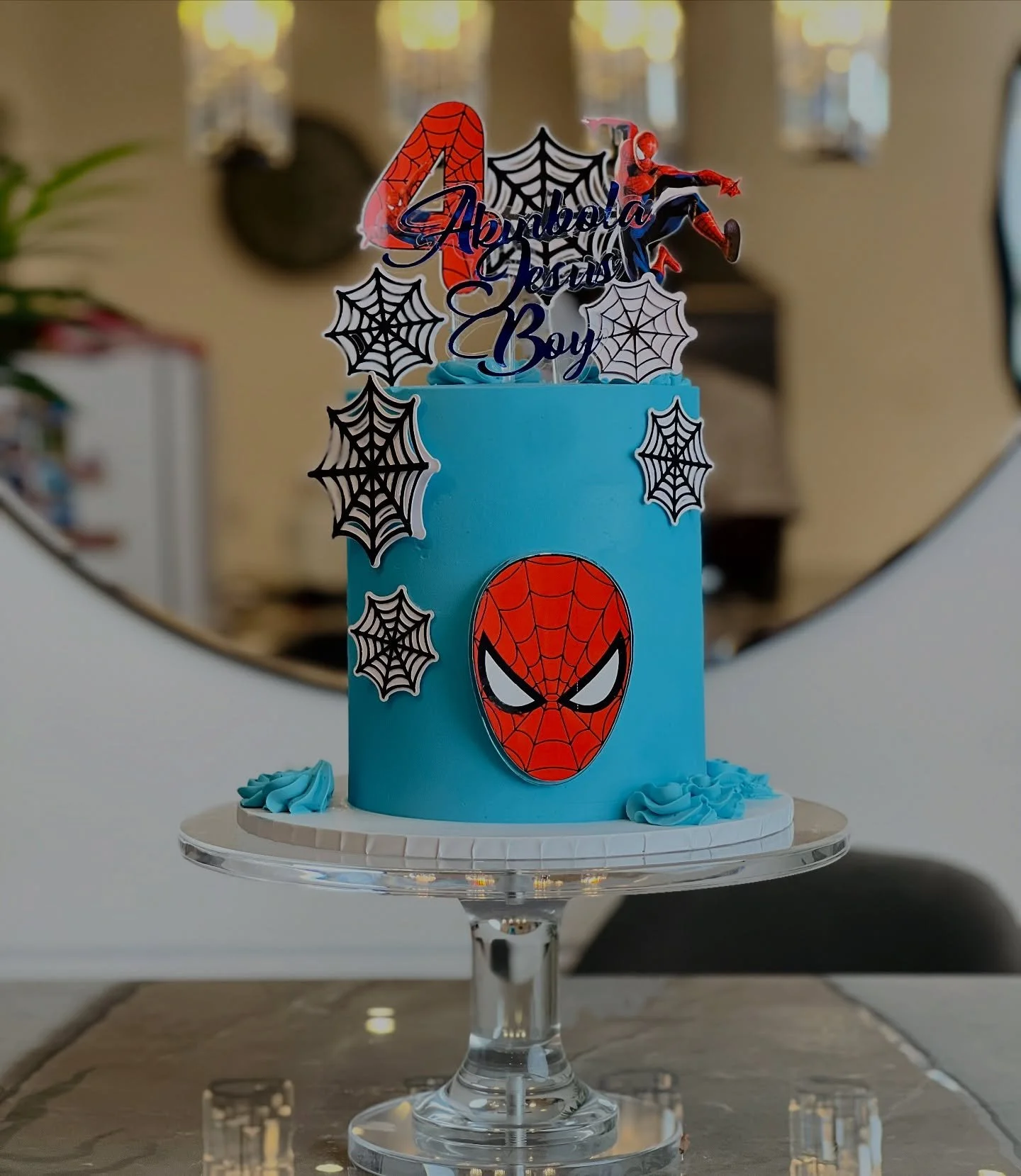 Spider man theme cake made with love ❤️.

#spiderman #spidermanthemecake🕷️🕸️ #spidermancake
