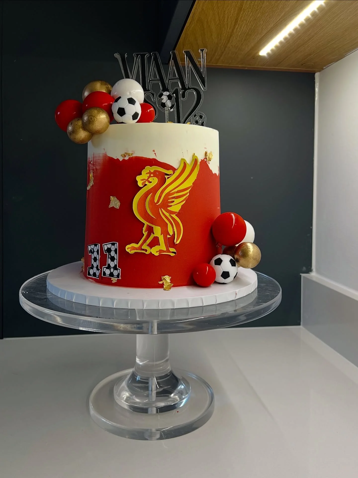 Adding colours to your event is one that we really love to do! 

Need a cake? 
Please use the link in the bio or send a DM.

#southamptoncakes #southamptonbaker