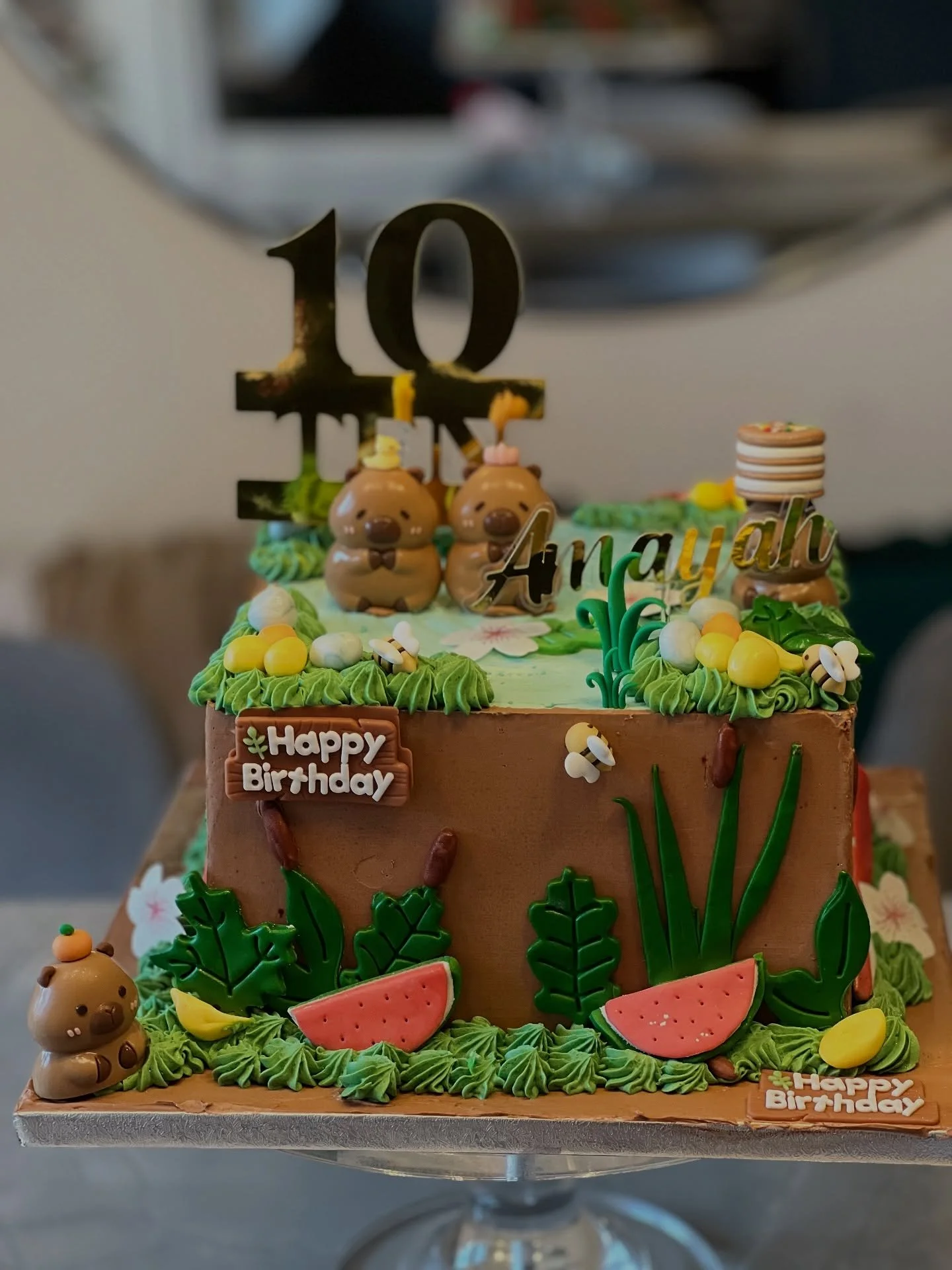 The memo was simple, my daughter loves Capybara. The inspiration photo sent was An AI generated image. We created this for Amayah. She absolutely loved it and the feedback was amazing!!
Please send a DM or click the link in the bio to order your cake