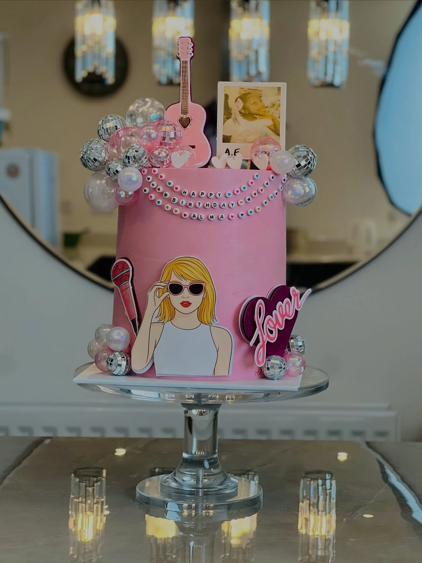 Serving disco and sweet looks🩷🩷🩷

Custom cake made with lots of love!
#discothemecake #cakesinhampshire #cakesinsouthampton #southamptonbaker