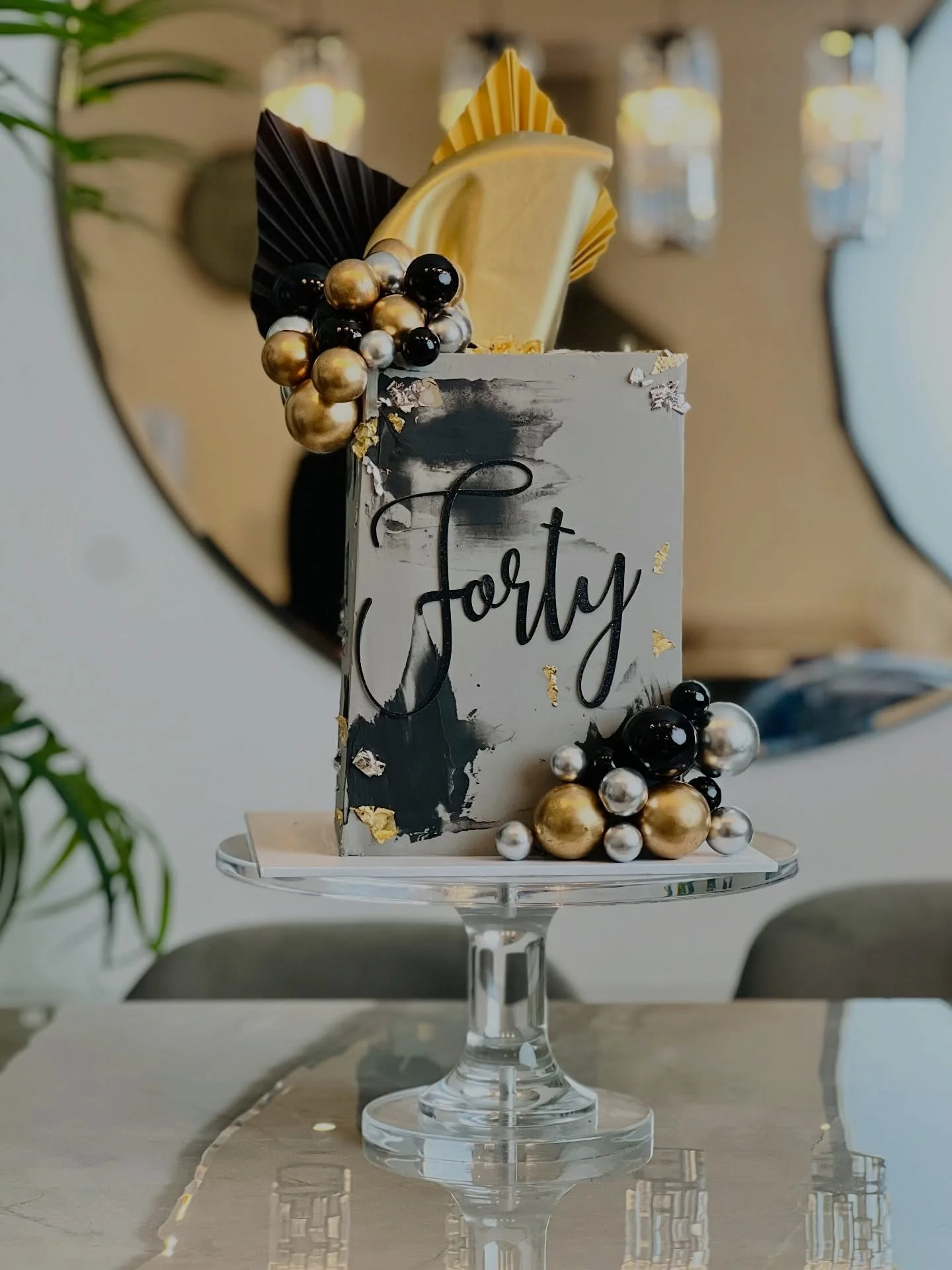 Celebrating 40 years in style where art meets cake!!

Need a cake?
Please use the link in the bio order send a DM.
#southamptoncakes #southamptonbaker