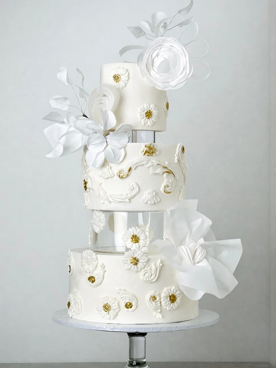 Crafted for two hearts, destined to be remembered forever 🤍🤍🤍

To all 2026/2027 couples, now&rsquo;s the perfect time to reserve your dream wedding cake!
We still have dates available, and offer both online and in-person consultations.

To book yo