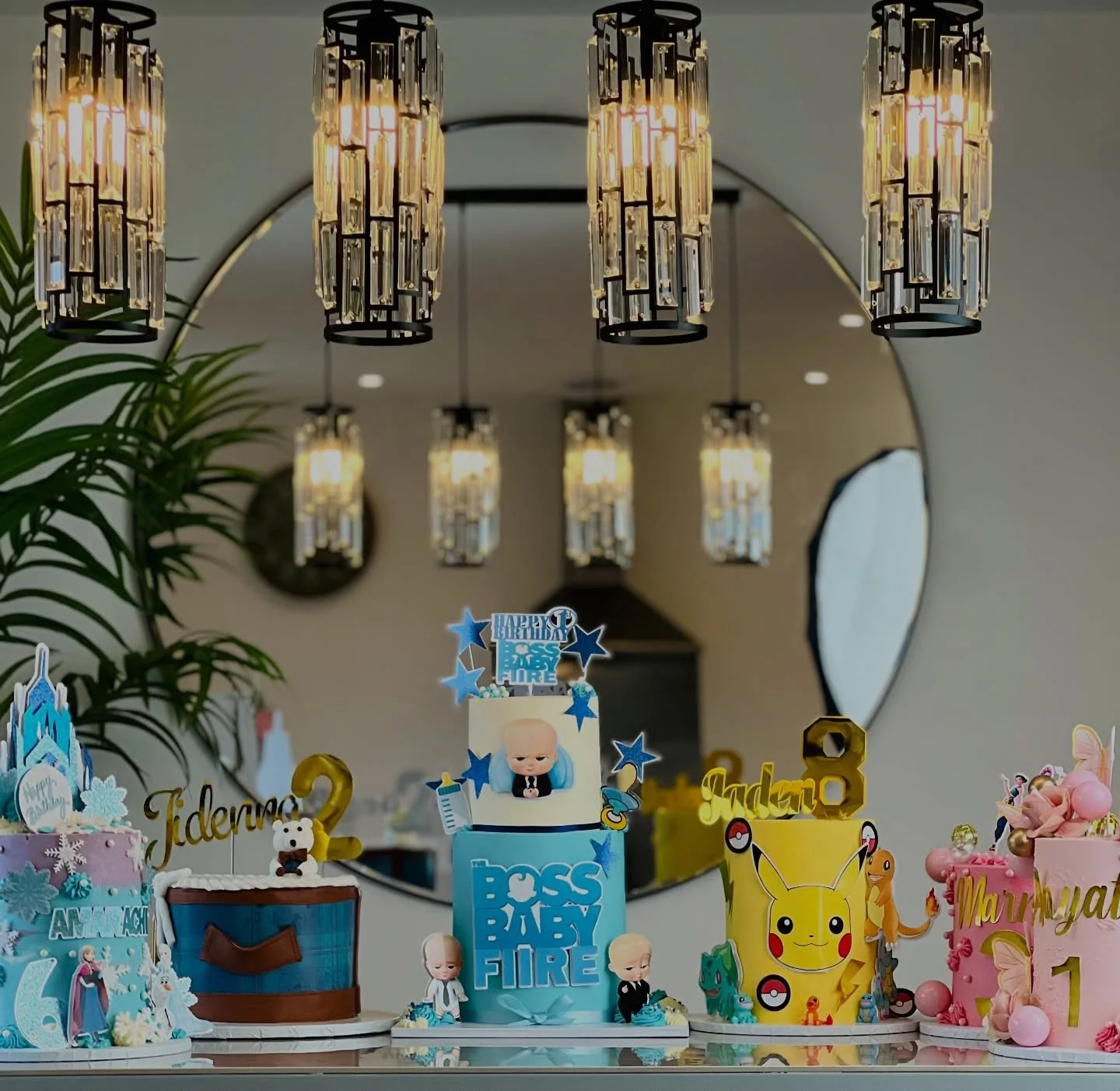 Happy weekend everyone!
Remember we are your one stop shop for celebration cakes and wedding cakes!

Taking orders through the link in the bio or simply send a DM.

Looking forward to your orders.
#bakerinhampshire #birthdaycakesinhampshire #weddingc