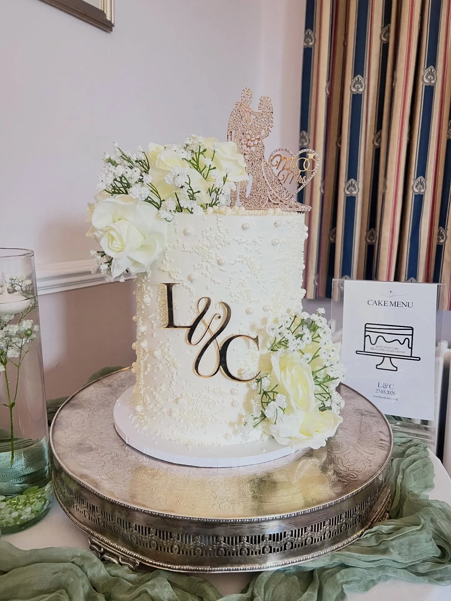 A repeat wedding cake design made for L&amp;C over the weekend.

27:03:2026

Location: @chilworthmanor 

Calendar is open and we are taking bookings.
Need a cake?
Please use the link in the bio or send a DM.

#cakesinhampshire #southamptonbaker