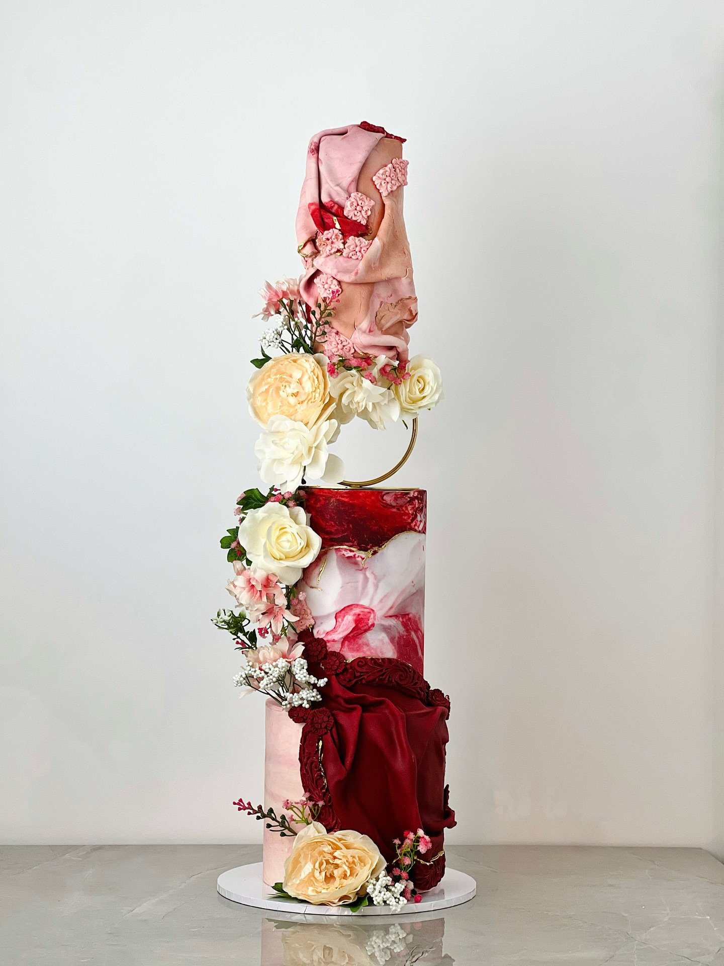 She is giving statement cake energy!!!

Textures, abstract design and elegance❤️

Need a cake? Please use the link in the bio or send a DM.

Cake separator: @prop.options 

#weddingcakes #cakesinhampshire #hampshirebaker cakesinsouthampton