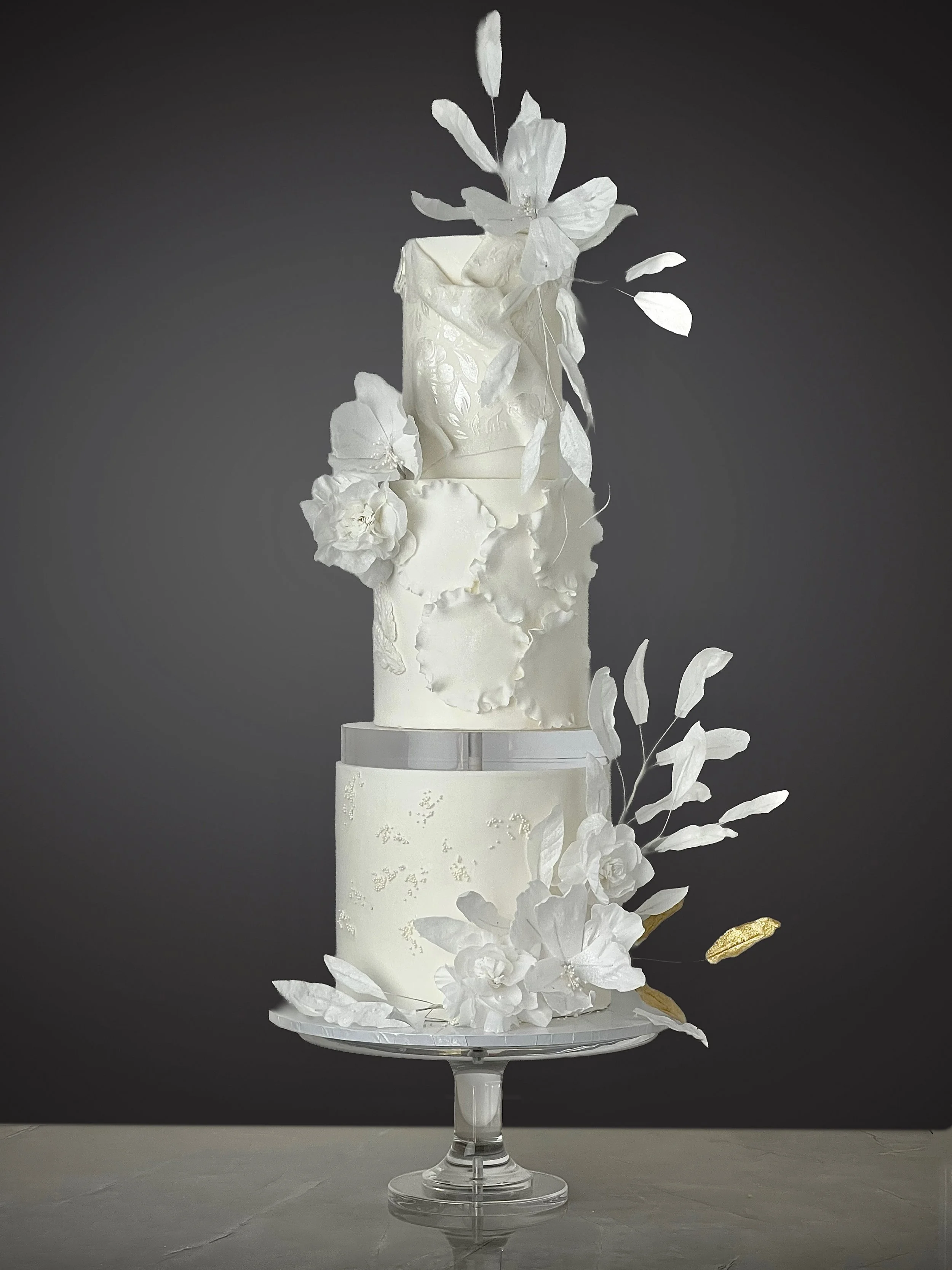 Sculpted in sugar, styles to perfection!
The kind of cake that steals the show🤍🤍🤍

Wedding cake bookings are still ongoing!
Need a cake?
Please get in touch through the link in the bio or send a DM.

#weddingcakesinhampshire #weddingcakeinsouthamp