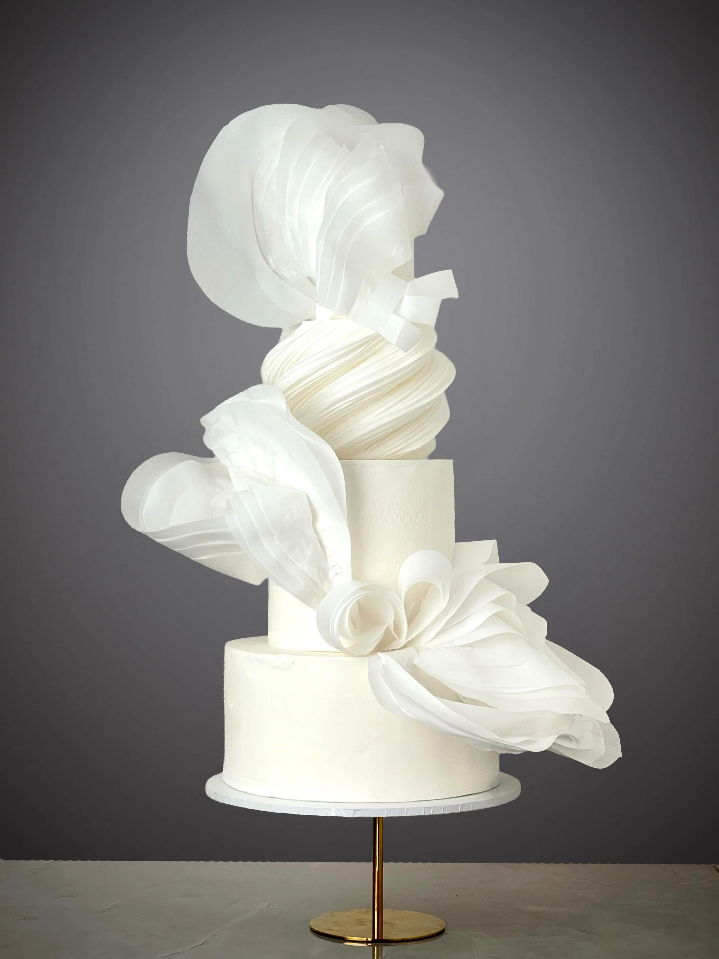 A statement piece disguised as cake😆😆

Absolutely stunning and perfect for that statement wedding!

Need a cake!
Please use the link in the bio to chat with us.

Cake separator: @tabi.cakes X @prop.options 
Cake stand: @prop.options 

#weddingcakes