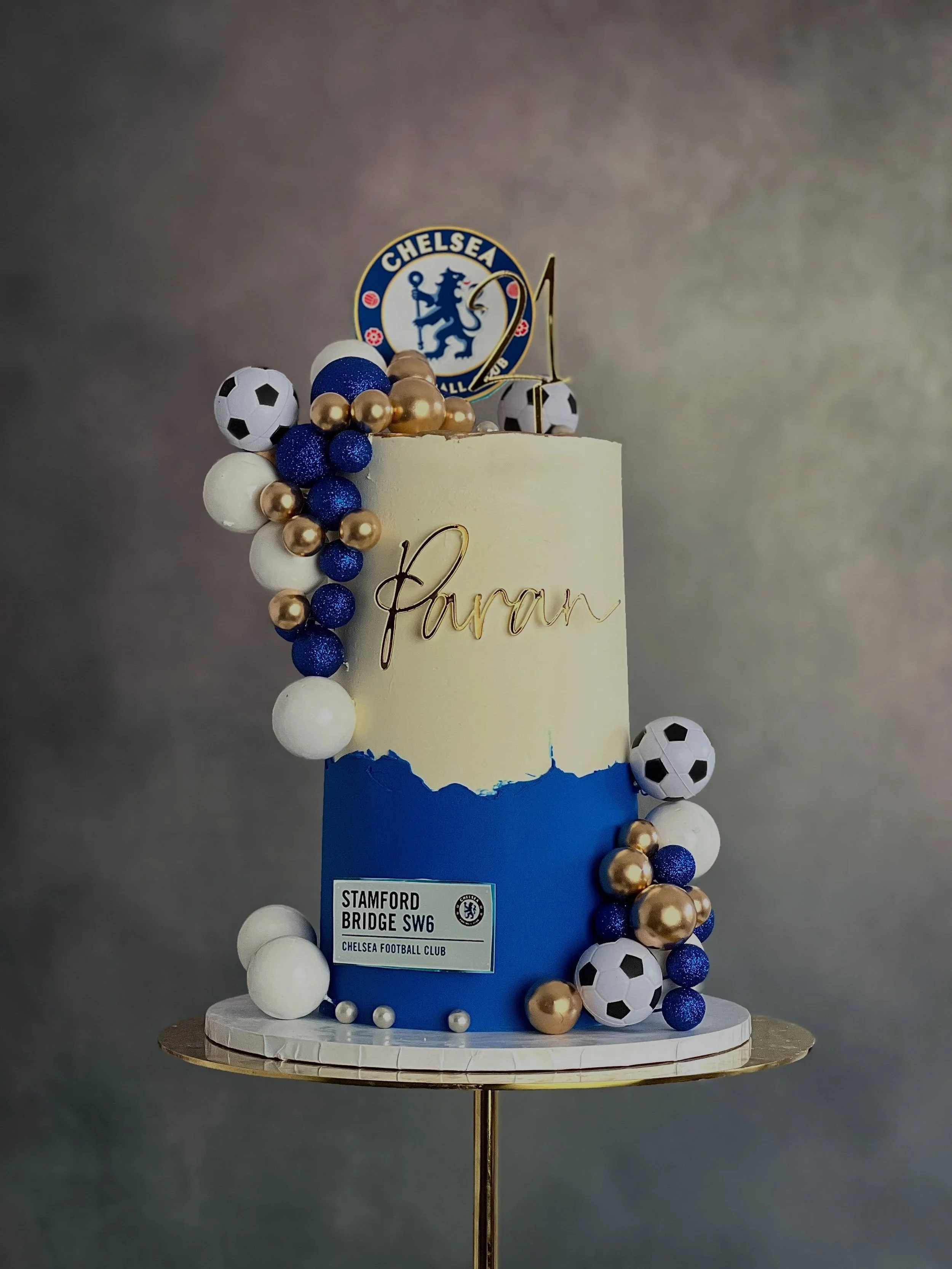 Please swipe 👉 

Some of the celebration  cakes made in the past week.

All freshly baked. Planning an event and you need a cake, this is your sign to book us.
Please send a message to get your next cake booked.
#bestcakeinhampshire #hampshirebaker 