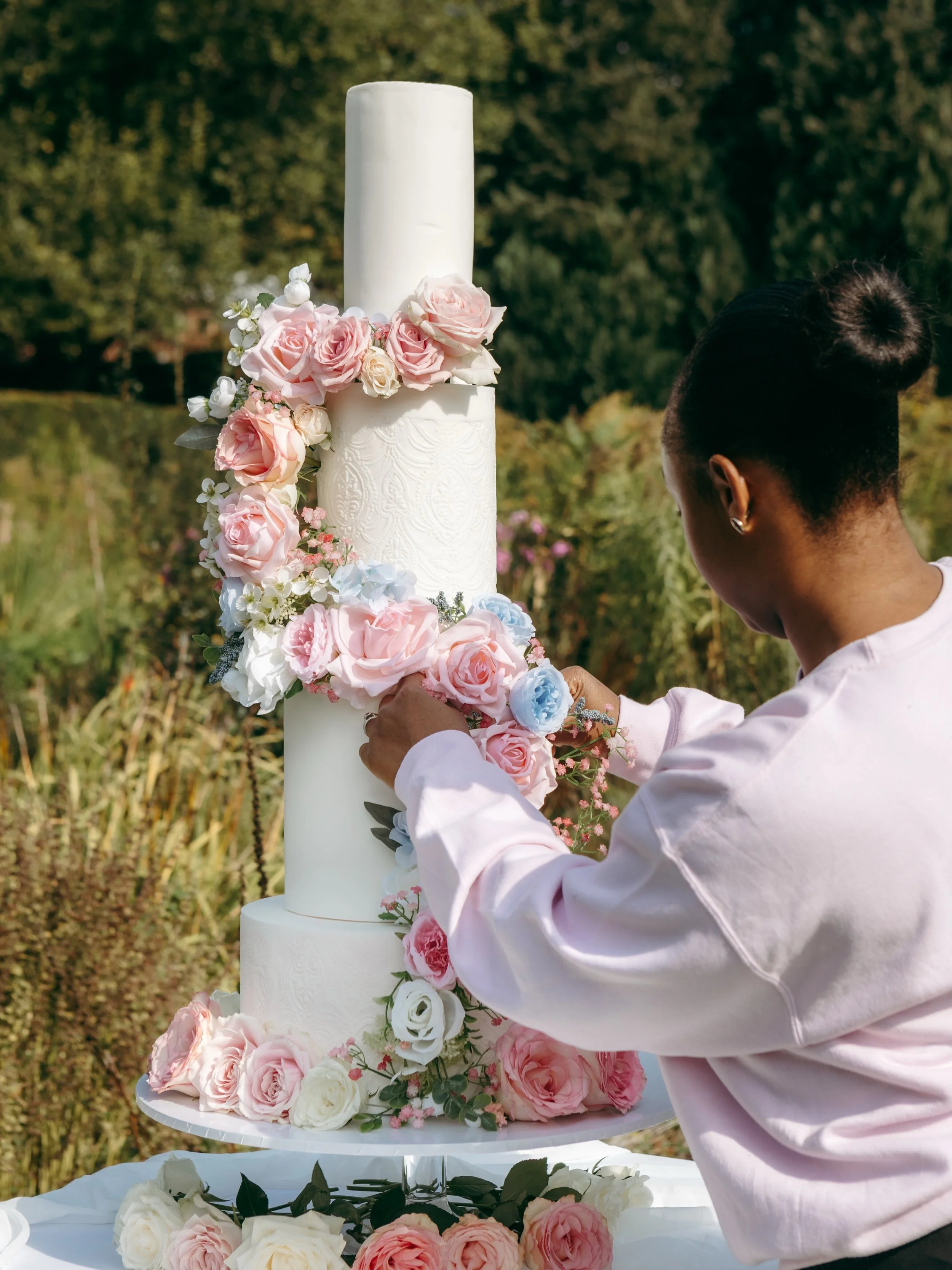For me, it&rsquo;s never just another wedding cake.

From our very first consultation to the final touches at your wedding venue, I pour so much love, passion and attention into every detail.

I don&rsquo;t just deliver a cake and leave. I make sure 