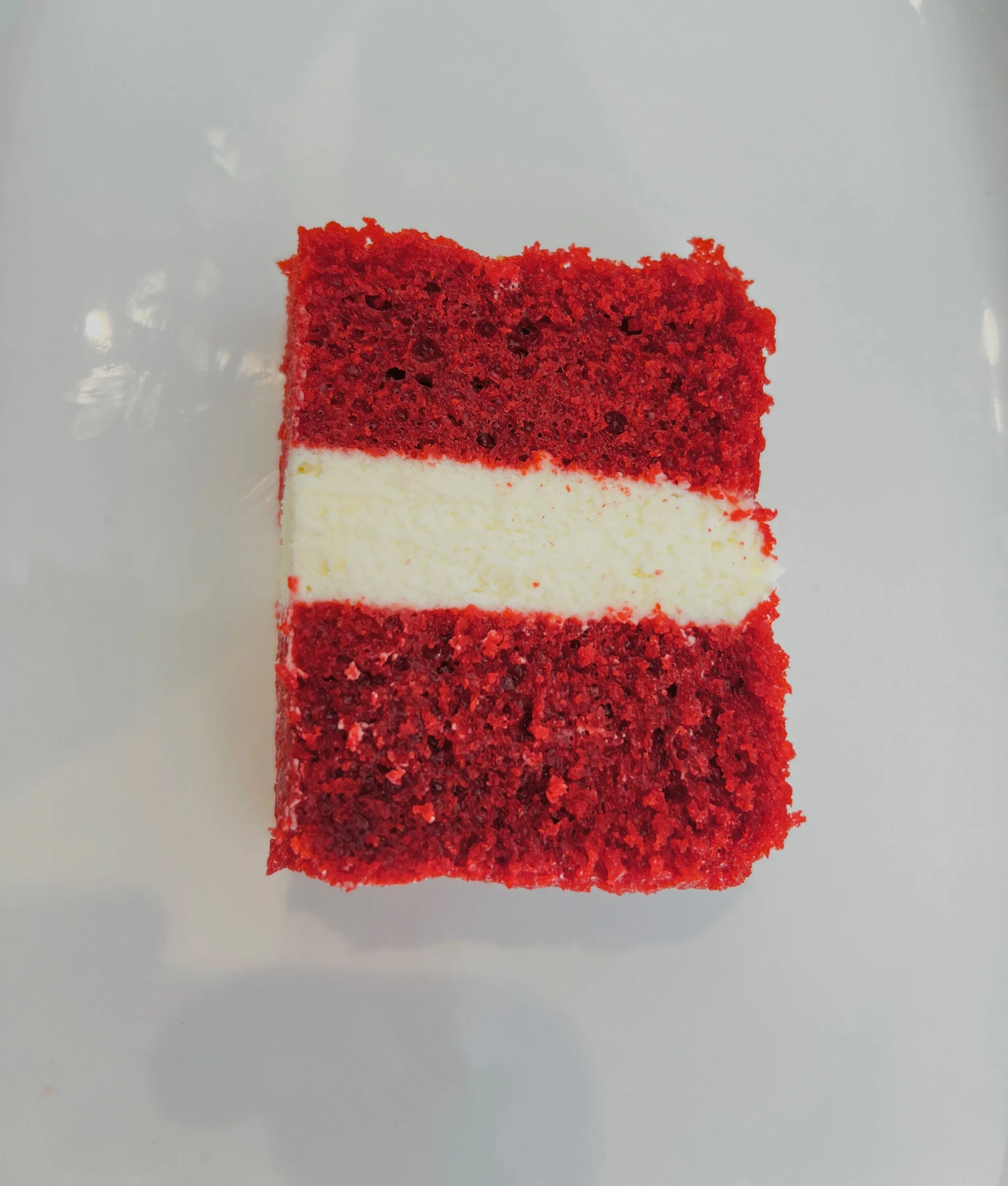 Wonder why people keep coming back for our cakes? 

It&rsquo;s the taste!

We love creating beautiful cakes, but what&rsquo;s inside matters just as much. Our cakes are moist, full of flavour and paired with delicious fillings that make every flavour