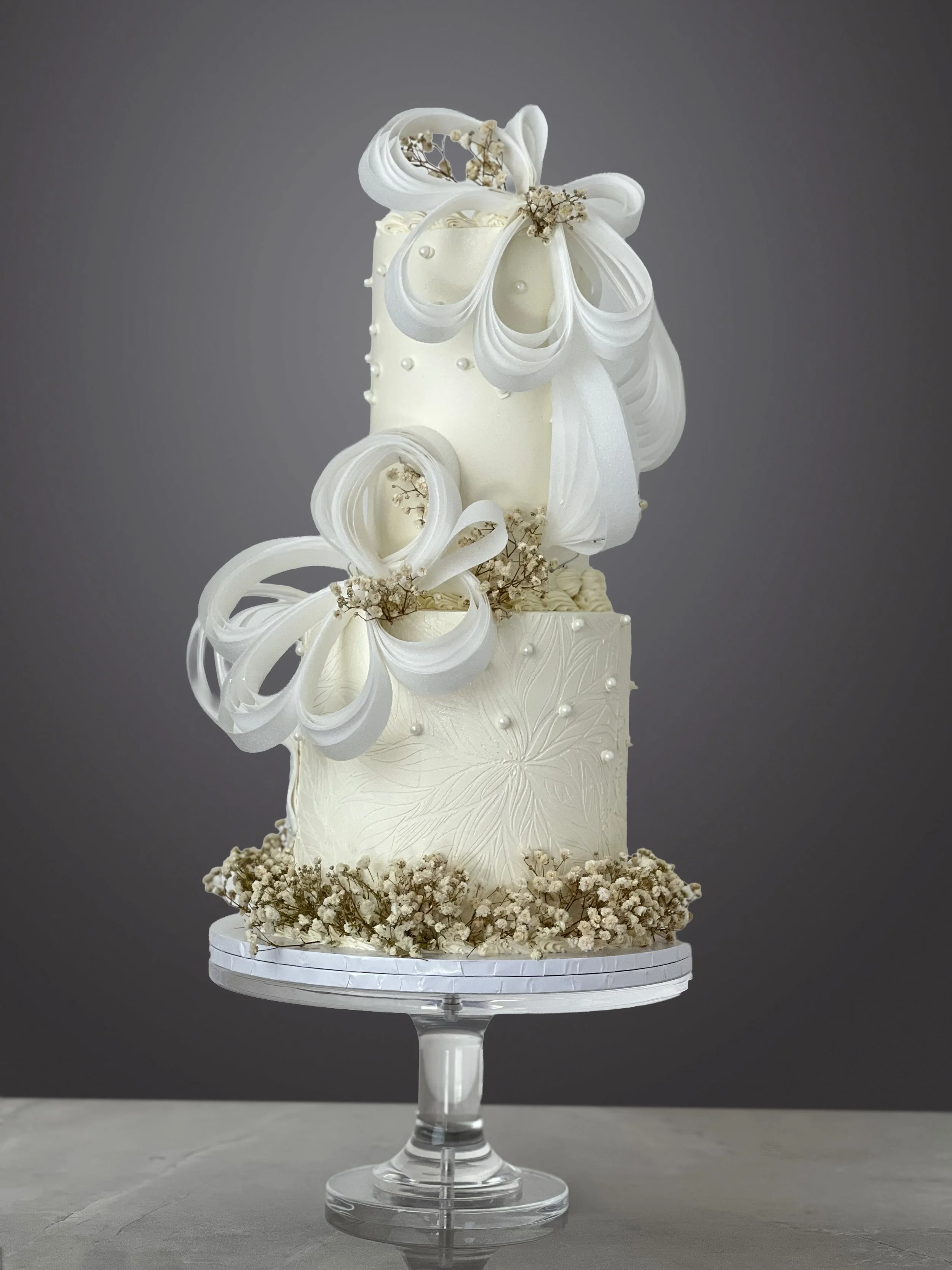 2_Bow cake grey background.jpg