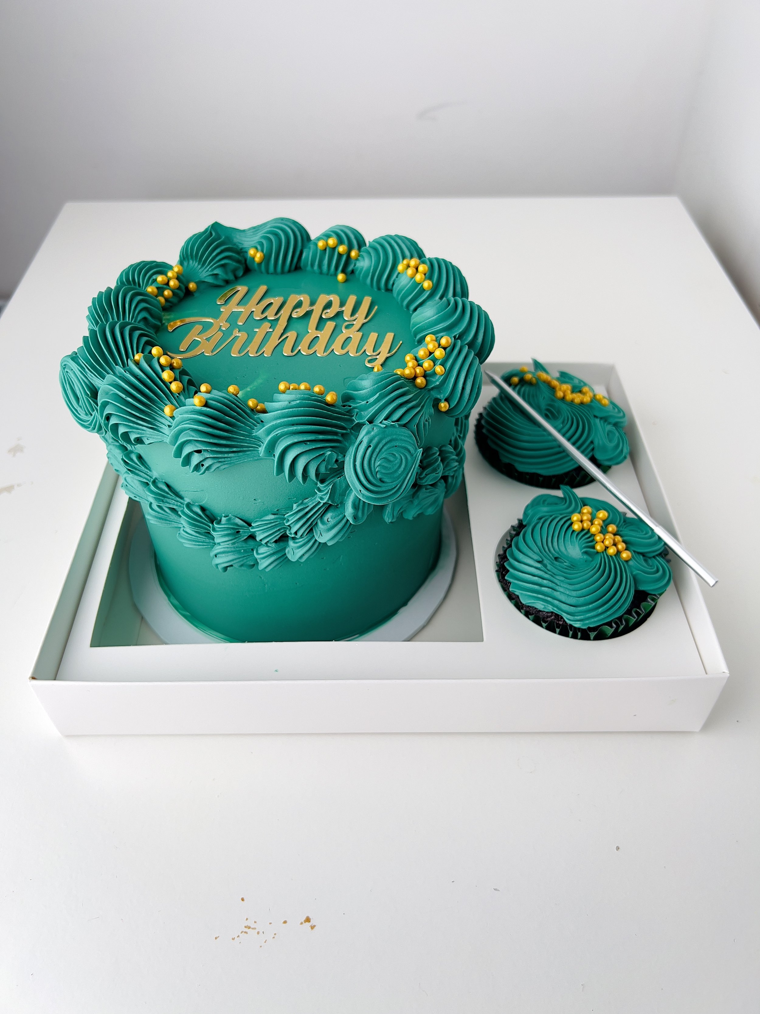 Emerald Green Bento Cake & Cupcake Set by Sensational Cake and Desserts