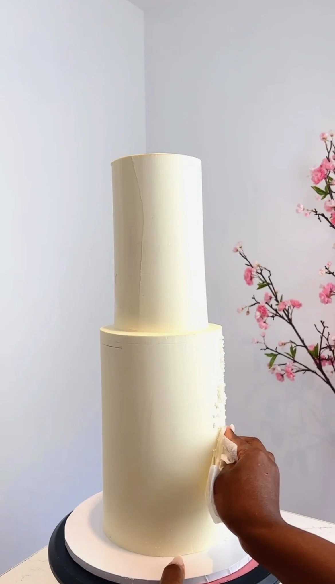 White Chocolate Ganache Decoration by Sensational Cakes and Desserts