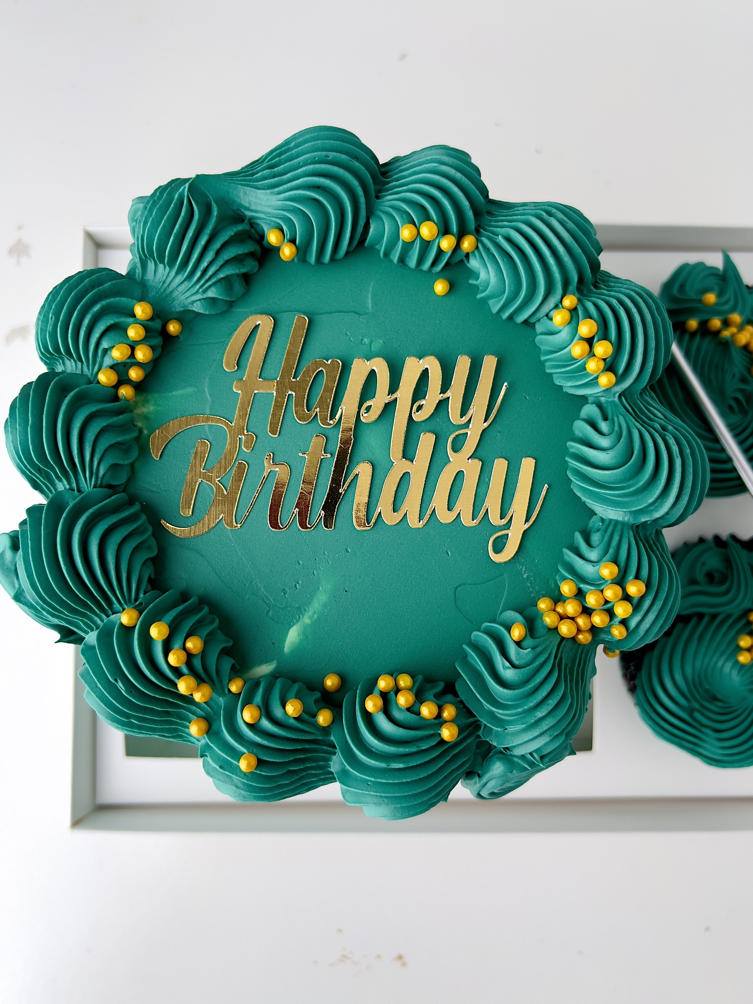Top view of the Emerald Green Bento Cake by Sensational Cakes and Desserts