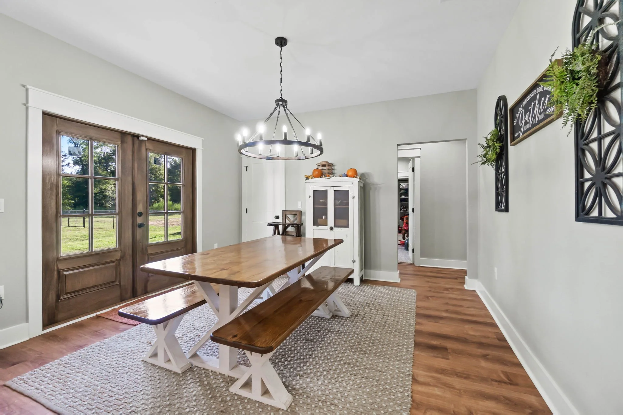 14-web-or-mls-1915_Hwy90-14.jpg