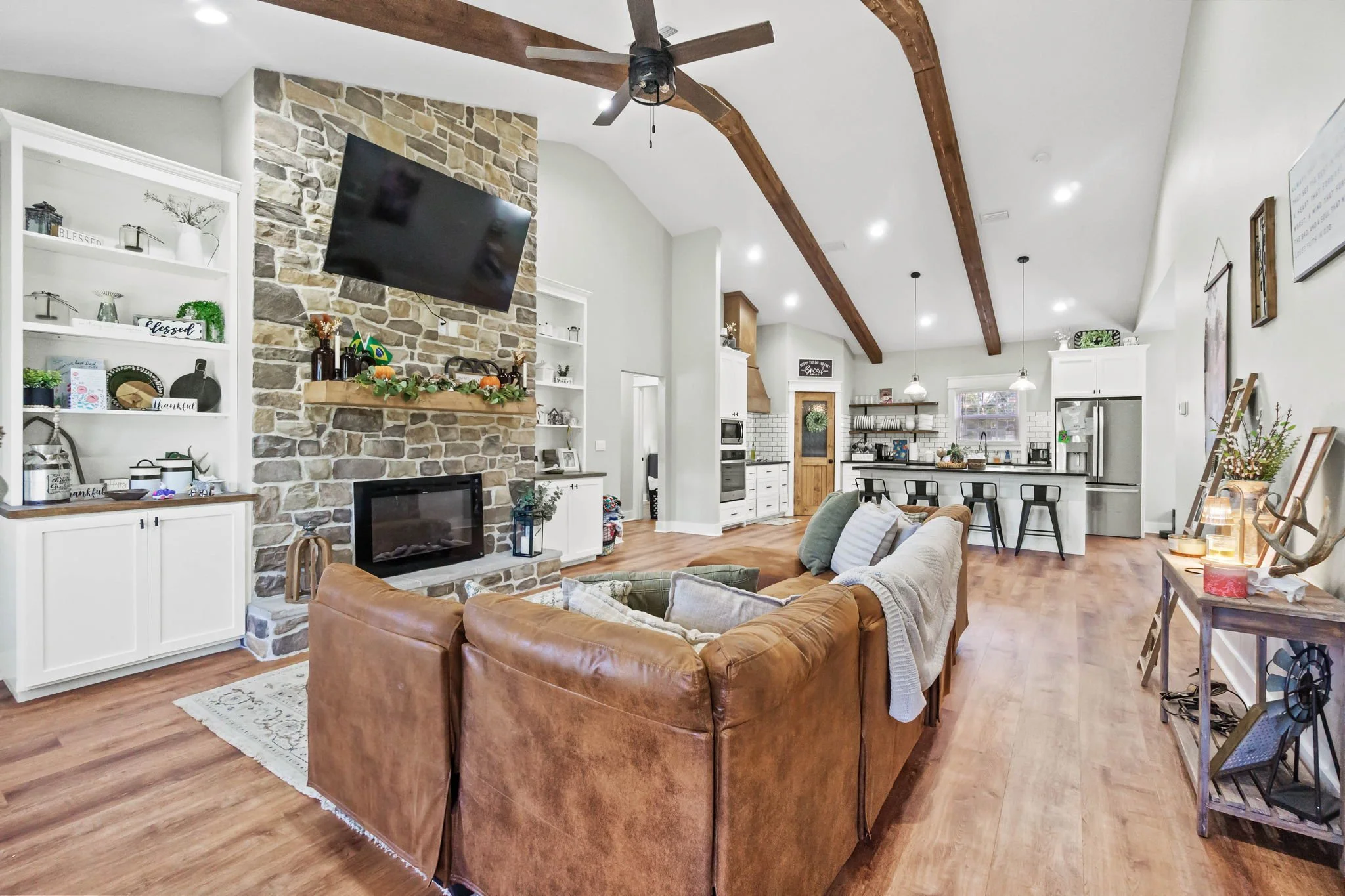 10-web-or-mls-1915_Hwy90-10.jpg