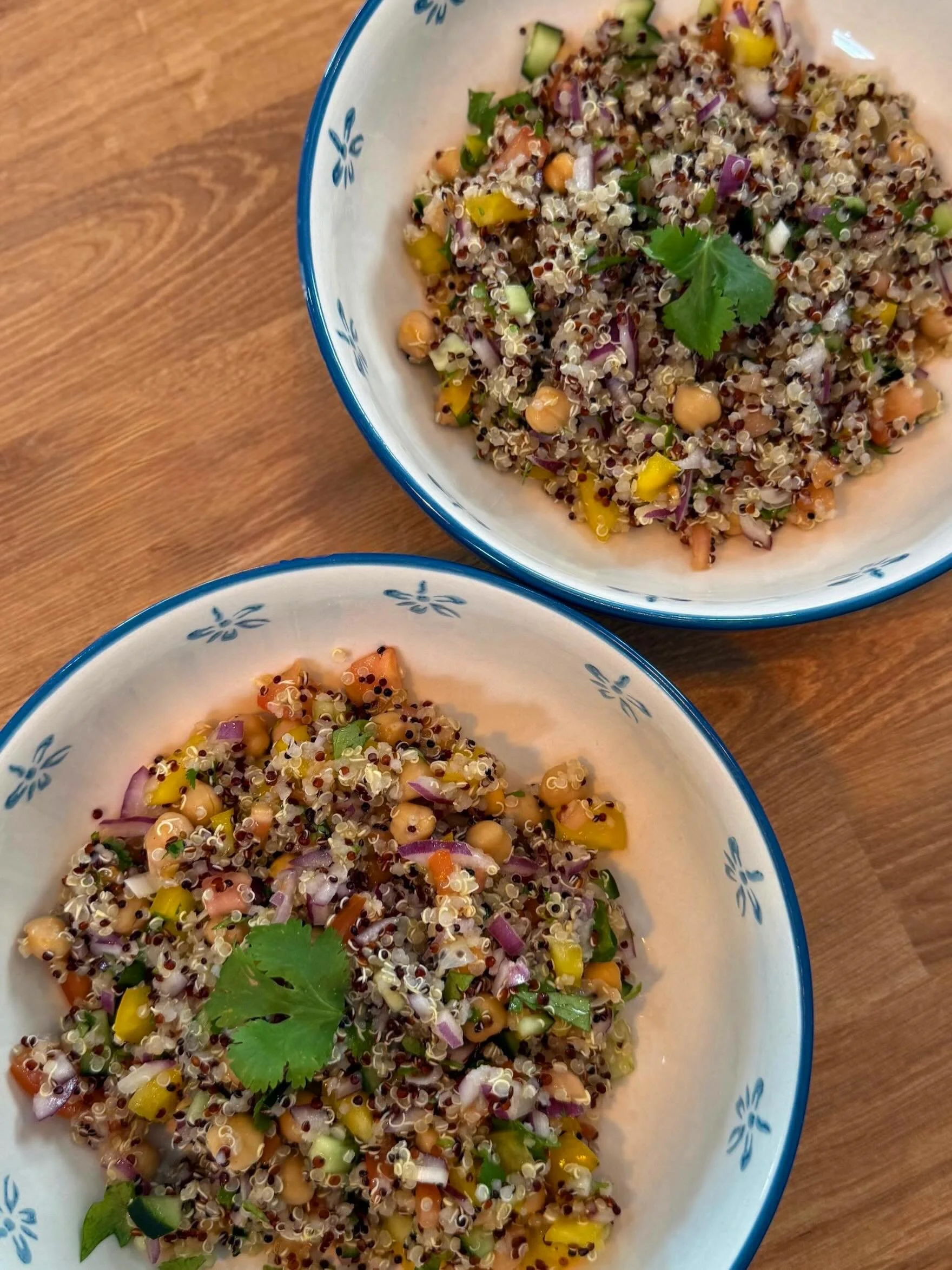 Nosso quinoa bowl voltou para deixar o ver&atilde;o ainda mais saboroso ☀️ 🥗 

O equil&iacute;brio ideal entre sabor, nutri&ccedil;&atilde;o e aquela energia que o clima pede ☀️