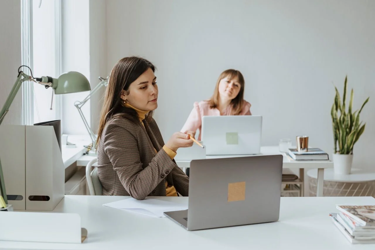 B2B Influencer Strategies for SaaS: 10 Plays That Drive Pipeline, Trust, and Revenue