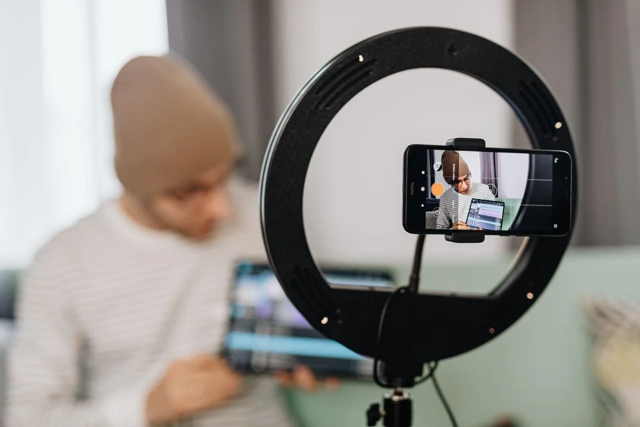 Benefits of Influencer Marketing for SaaS Companies in Crowded B2B Markets