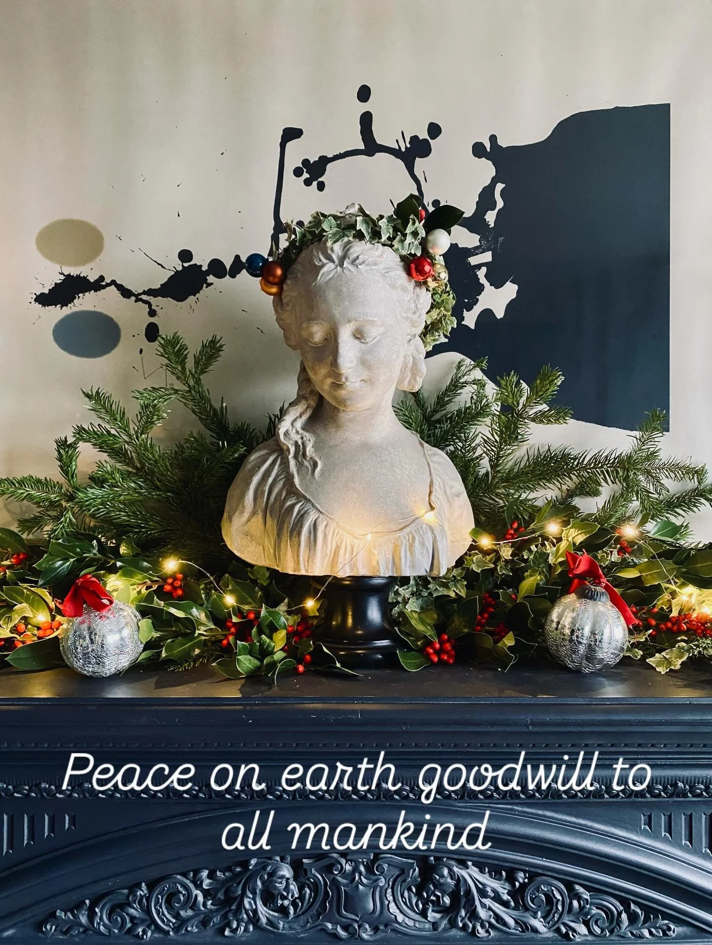 MERRY CHRISTMAS . As we enter the festive season I just wanted to with everyone a happy healthy and peaceful time - whether you are working or gathering with loved ones. 

Enjoy 🎉💚🎉🎄