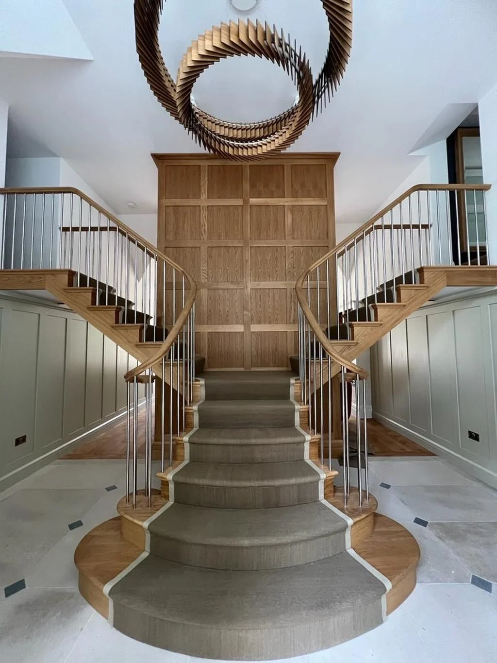 ENTRANCE &bull; I am always amazed by the elegance of this entrance. This staircase was built bespoke as part of a complete house remodel, extension and renovation. My role was to have the runner made&hellip;.. 

The runner was hand woven in India, t