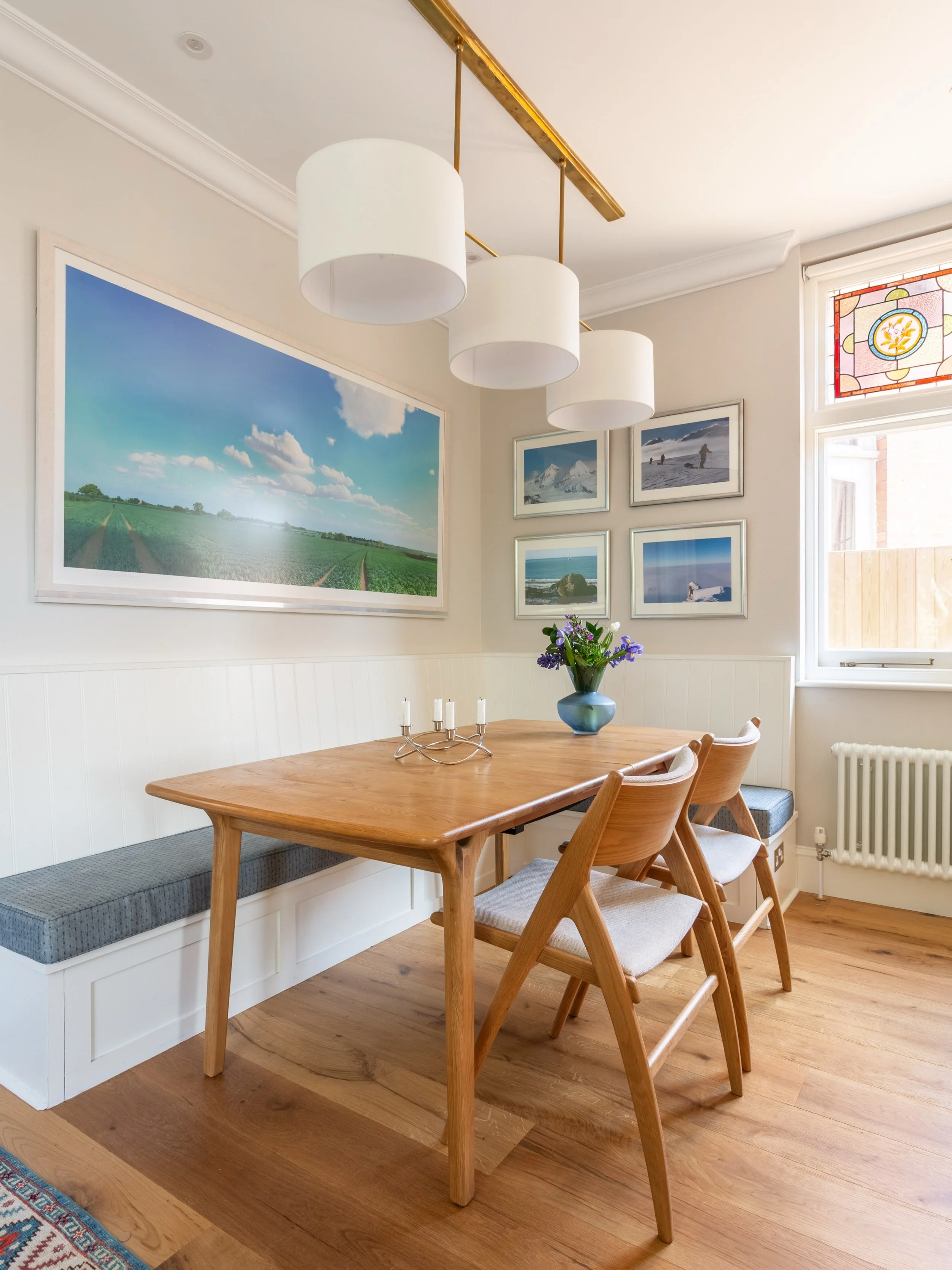 PRACTICAL EVERYDAY LIVING

Practicality and function are the beating heart of the transformation of my client&rsquo;s Victorian Coach House in Kent. Opening up the room with a C-shaped kitchen and banquette seating dining area delivers a relaxed ente
