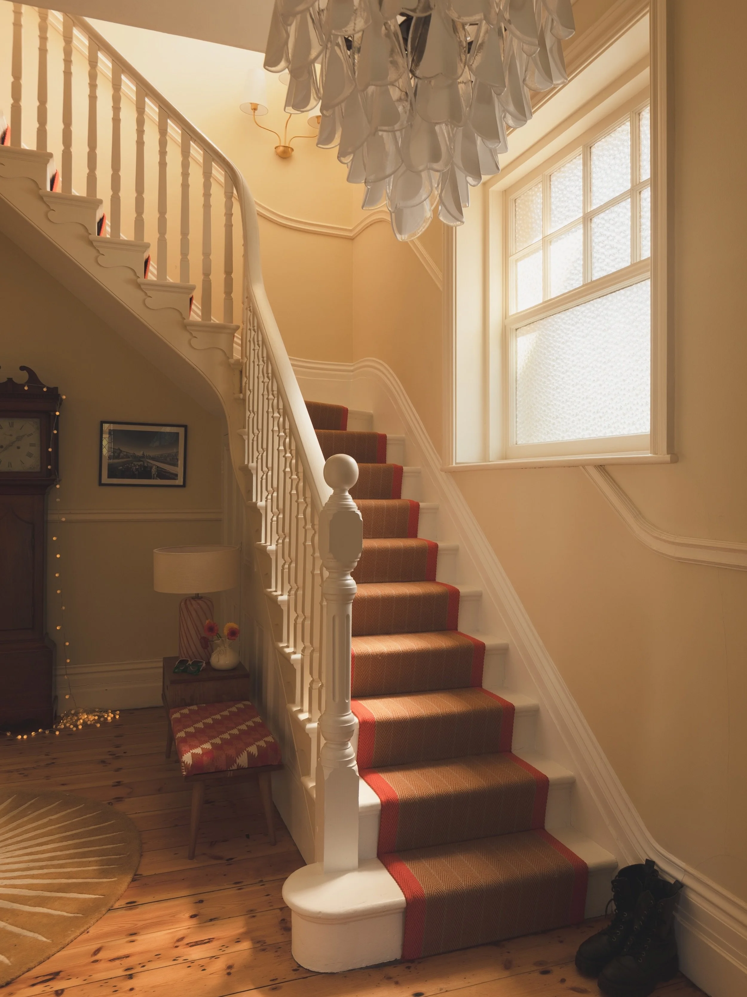 LEADING LINES

Leading lines are a useful tool in a designer&rsquo;s toolbox to create visual paths through a space. Via architectural features, furniture, flooring and colour we can gently guide the eye where we&rsquo;d like it to look next.

A few 