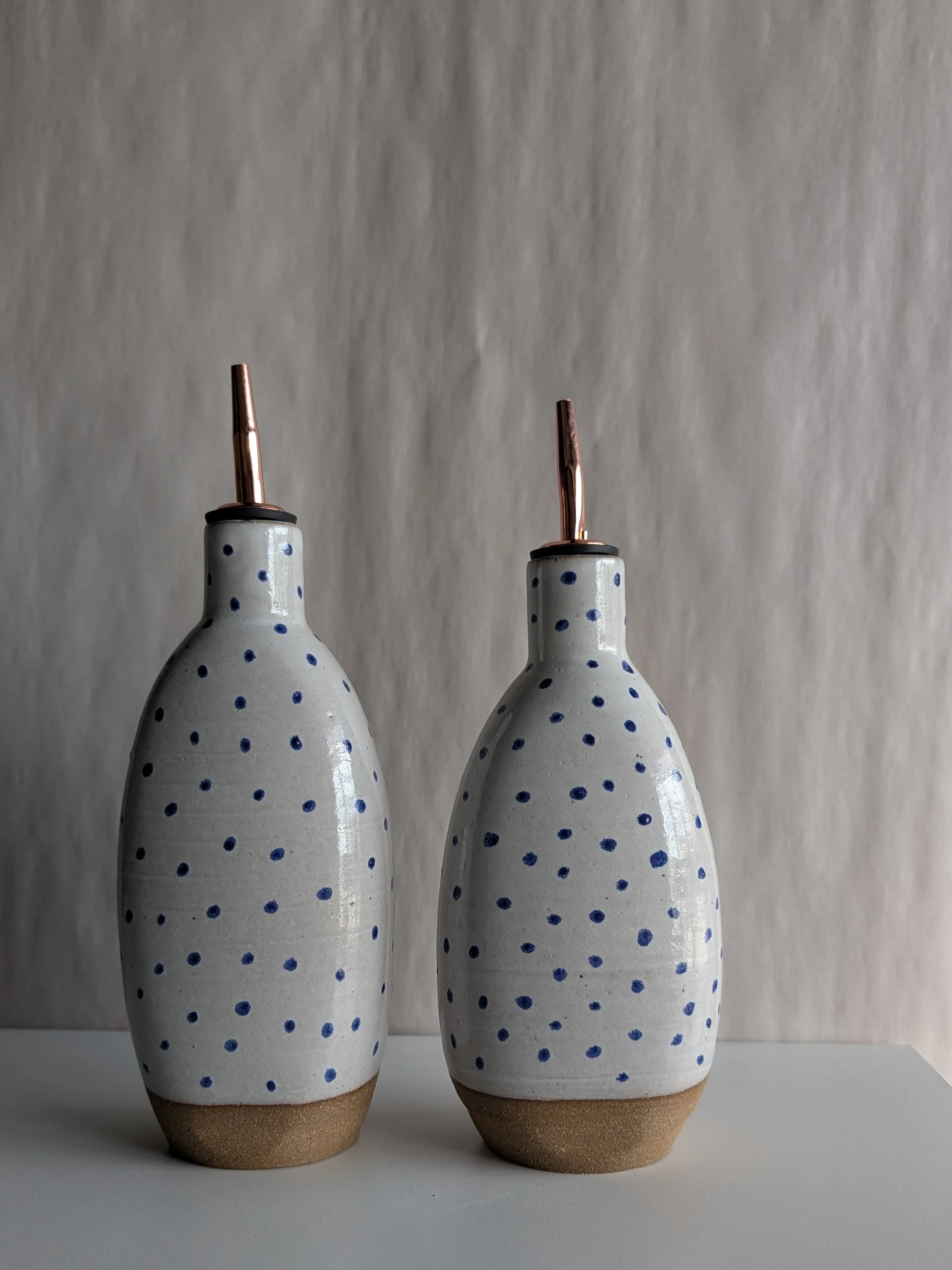 aqoe-pouring-dots.jpg