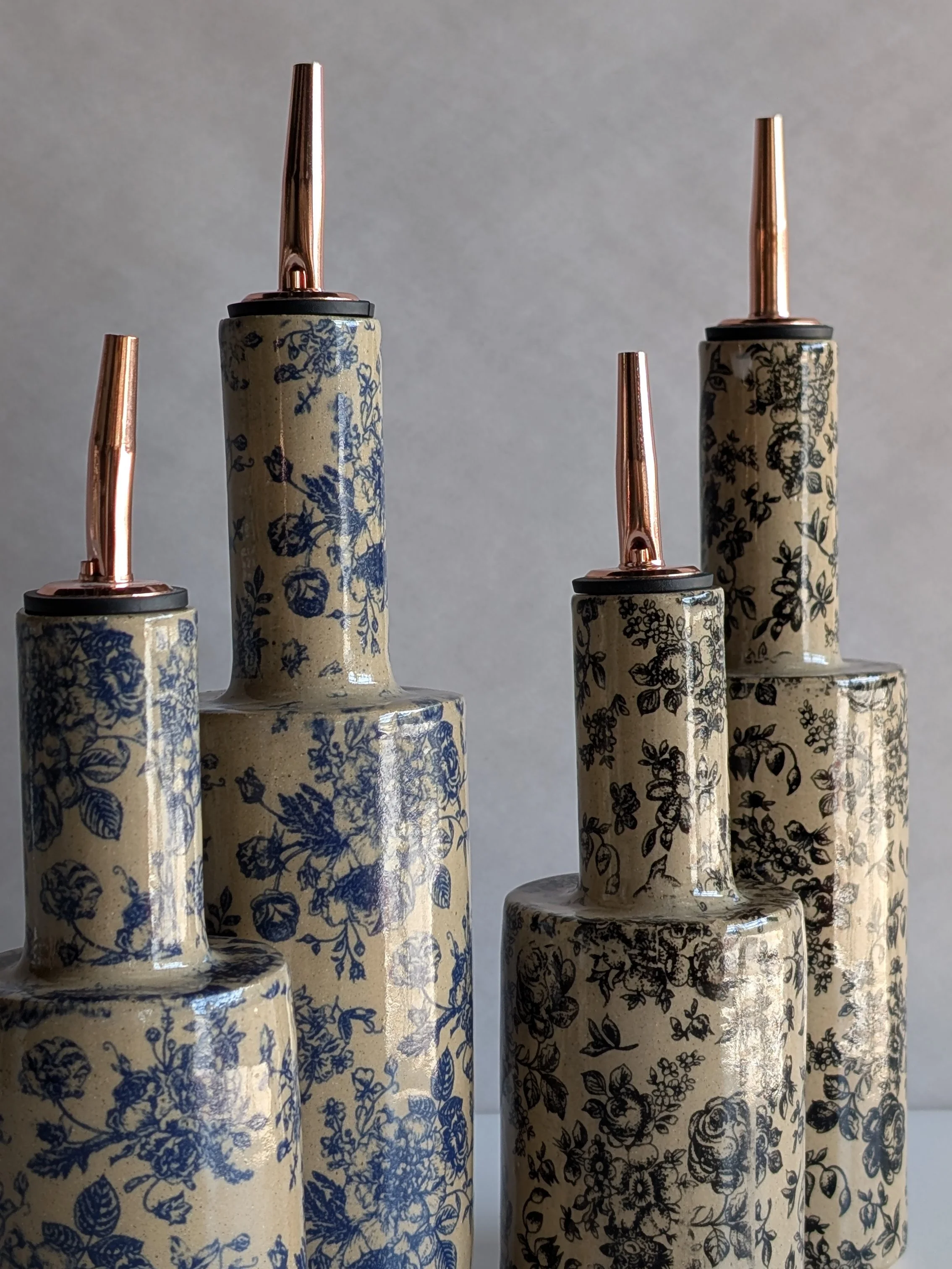 aqoe-pouring-antique-floral.jpg