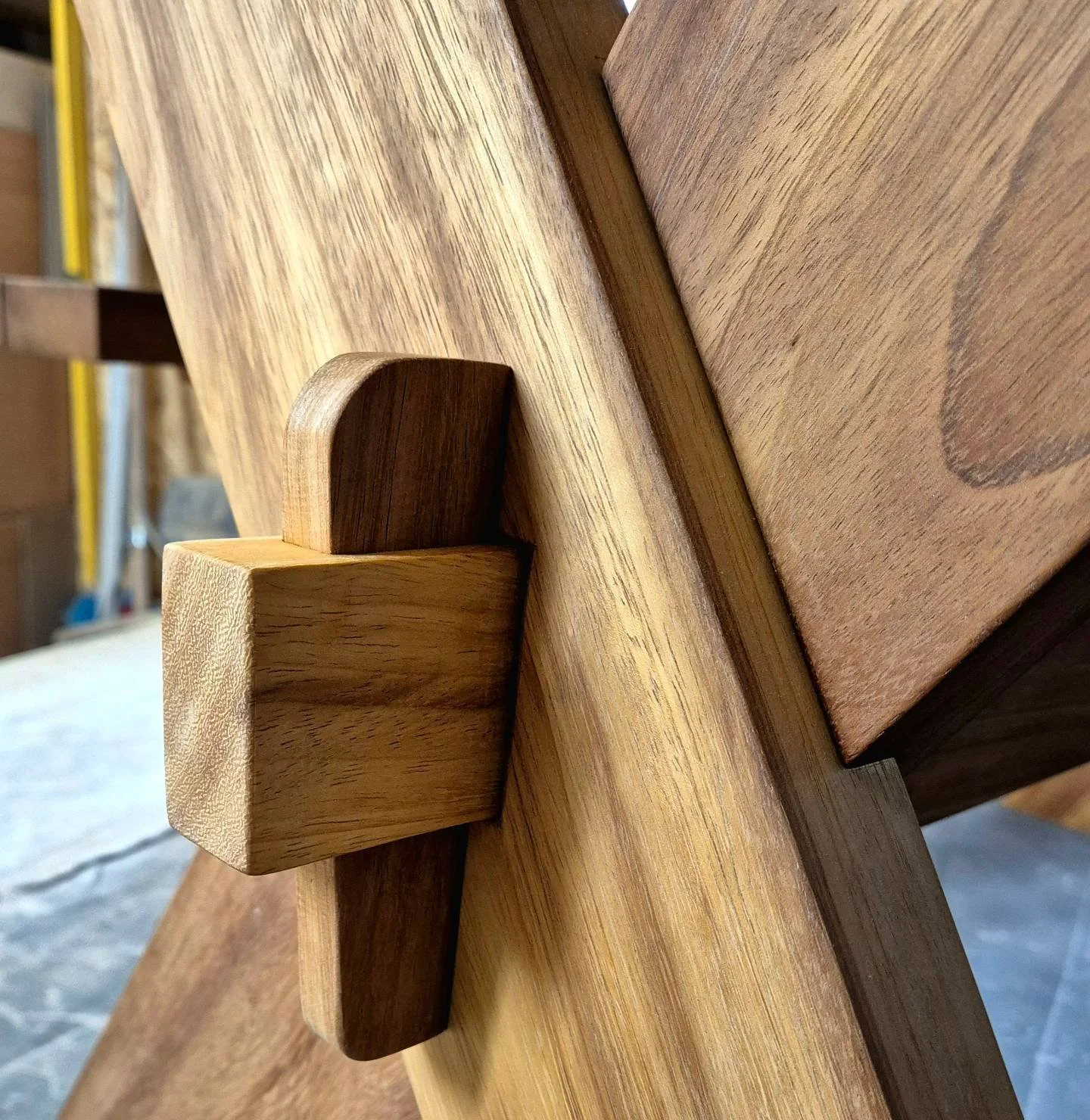 If you're going to build external dining furniture, do make sure its all  2" solid teak with tusked joinery. Hand made, naturally!
#iroko #dining #set #furnitire #solid #outdoorliving #extetiors #handmade #joinery