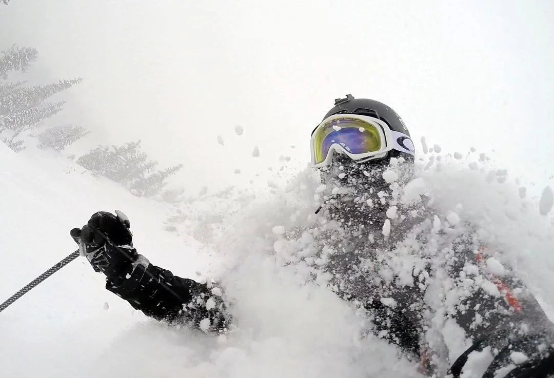 Yaaassss!!!! .
#spreadstoke #solitudemountain | @solitudemtn 📽: @kevinhsmitty 🌨
.
.
.
#skiutah #skiing #skiingislife #powder #utah #bigcottonwoodcanyon #slc #utahisrad #neverstopexploring #faceshot #winterwonderland #winteriscoming #snow #snowdance