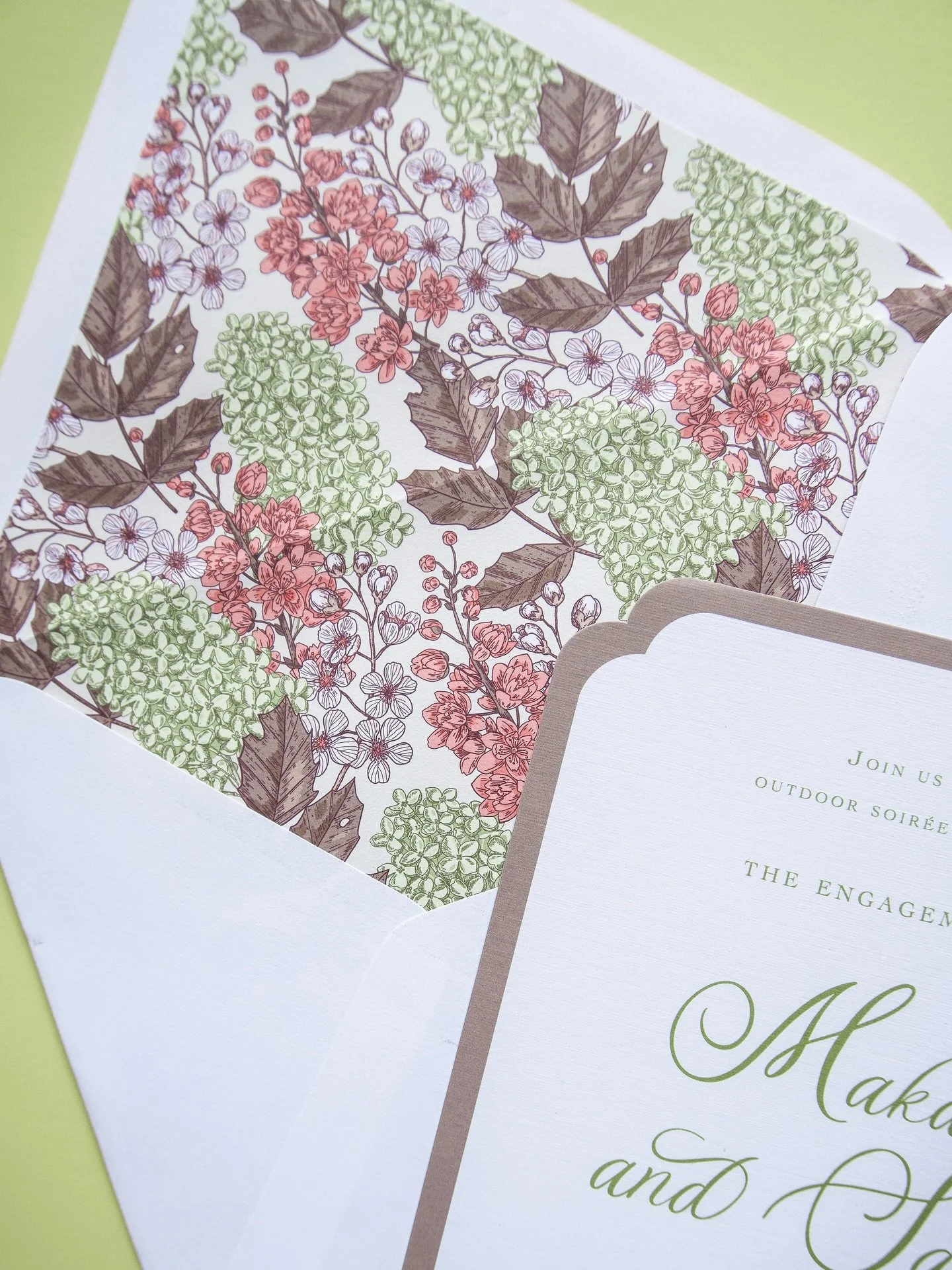 Details from a gorgeous fall engagement soir&eacute;e celebrating Makala and Sam 🤍 Cheers!