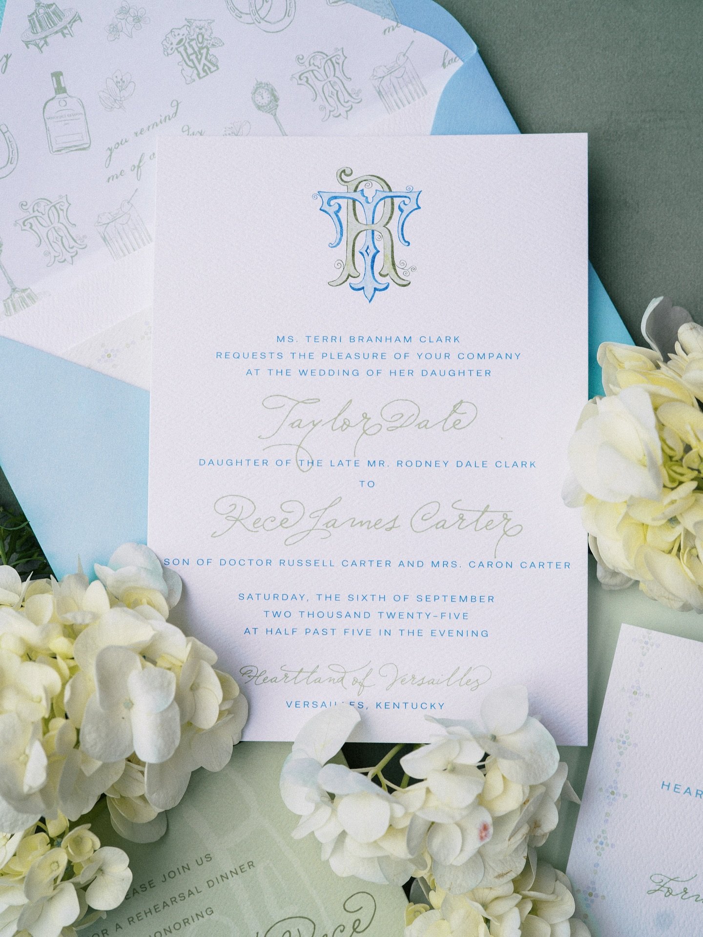 A quintessential Kentucky wedding for T&amp;R 🤍 Every detail is to die for! So excited to share more 🪻

@kellilynnphotography 
@heartlandofversailles 
@benjamins_flowers_and_gifts
@glgillisky 
@selmascatering 
@goff_tents 
@bryantsrentall